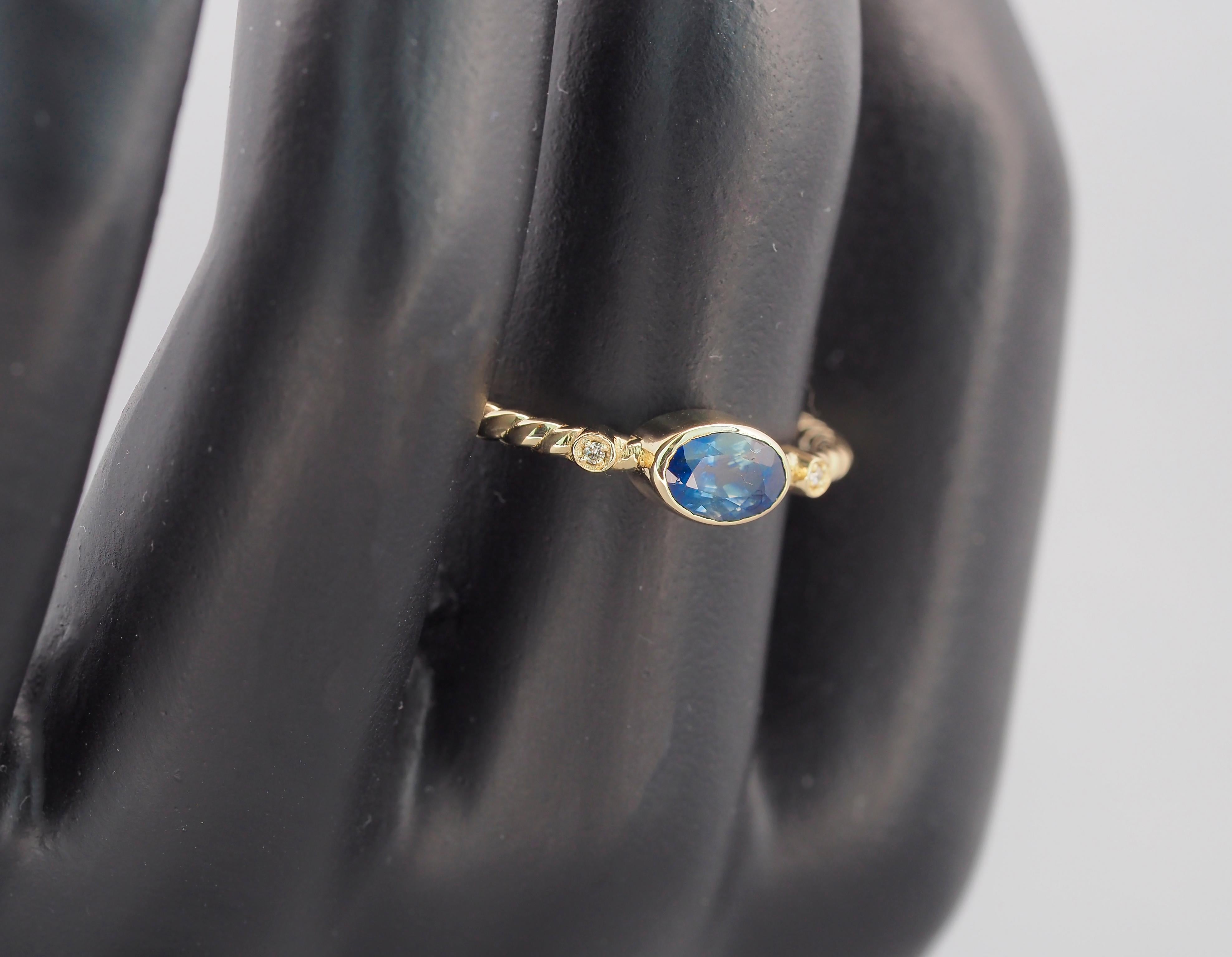 Women's Blue sapphire ring in 14k gold.  For Sale