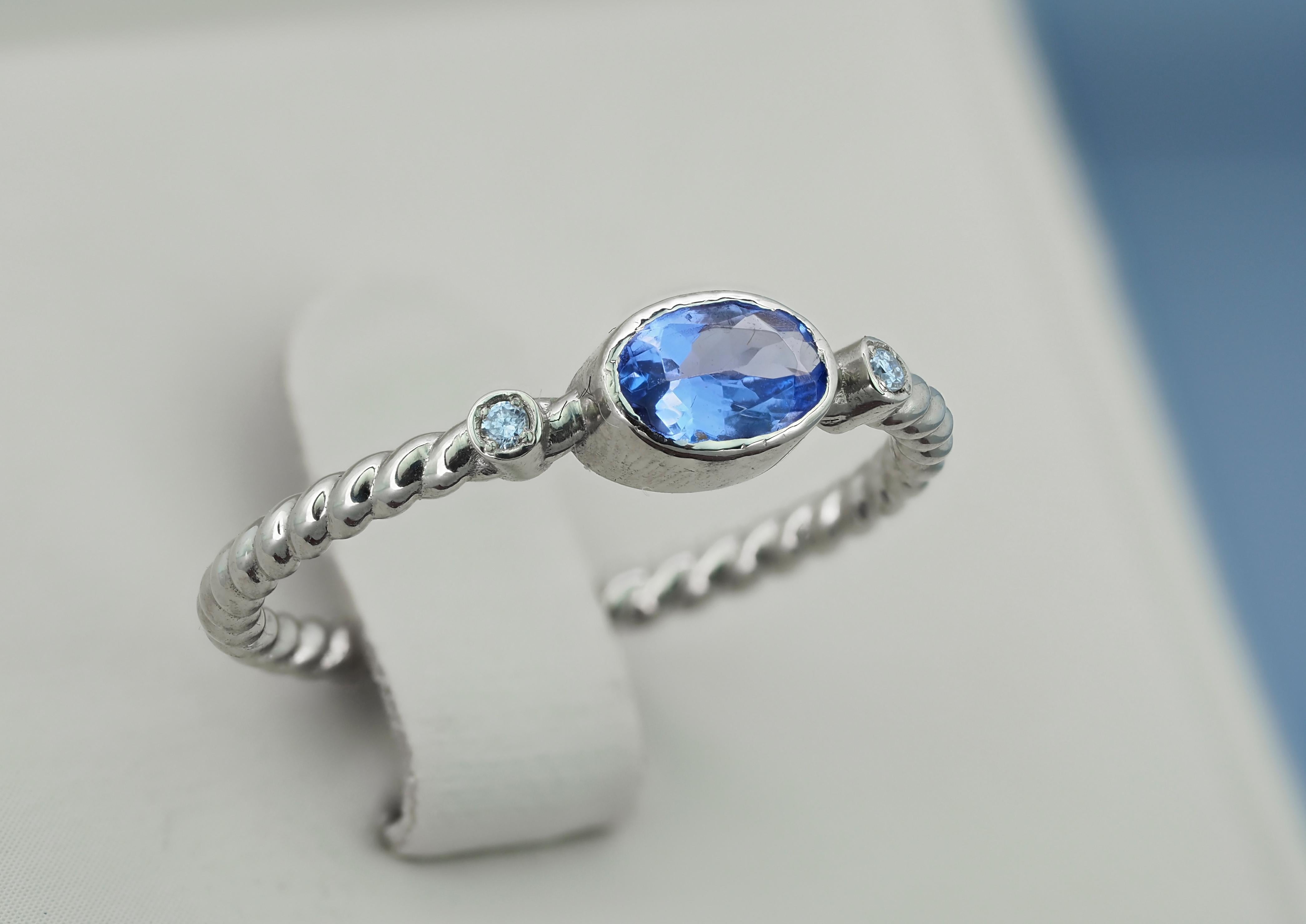 Blue sapphire ring in 14k gold.  For Sale 1