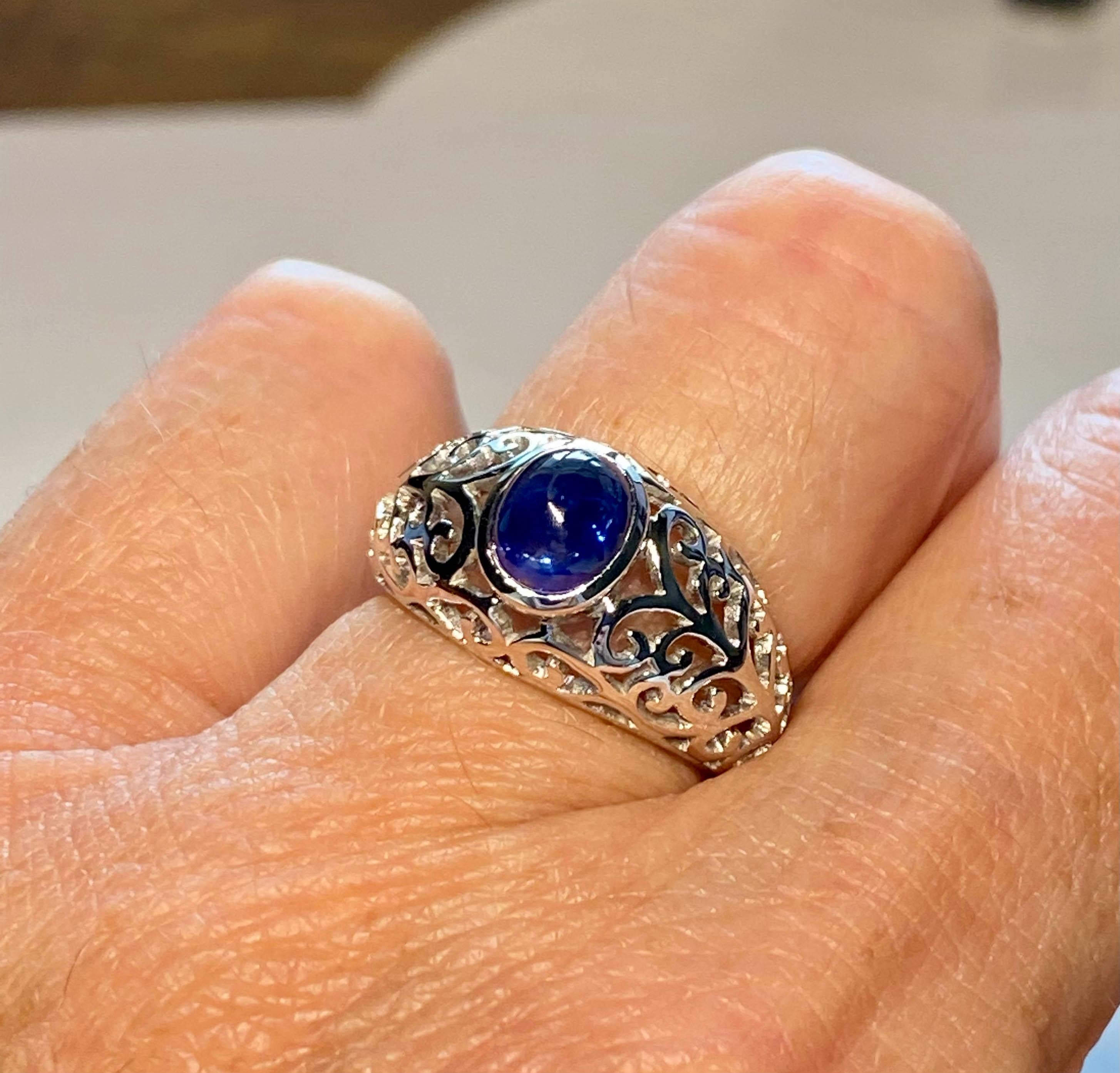 Blue Sapphire Ring in 14kt White Gold For Sale 4