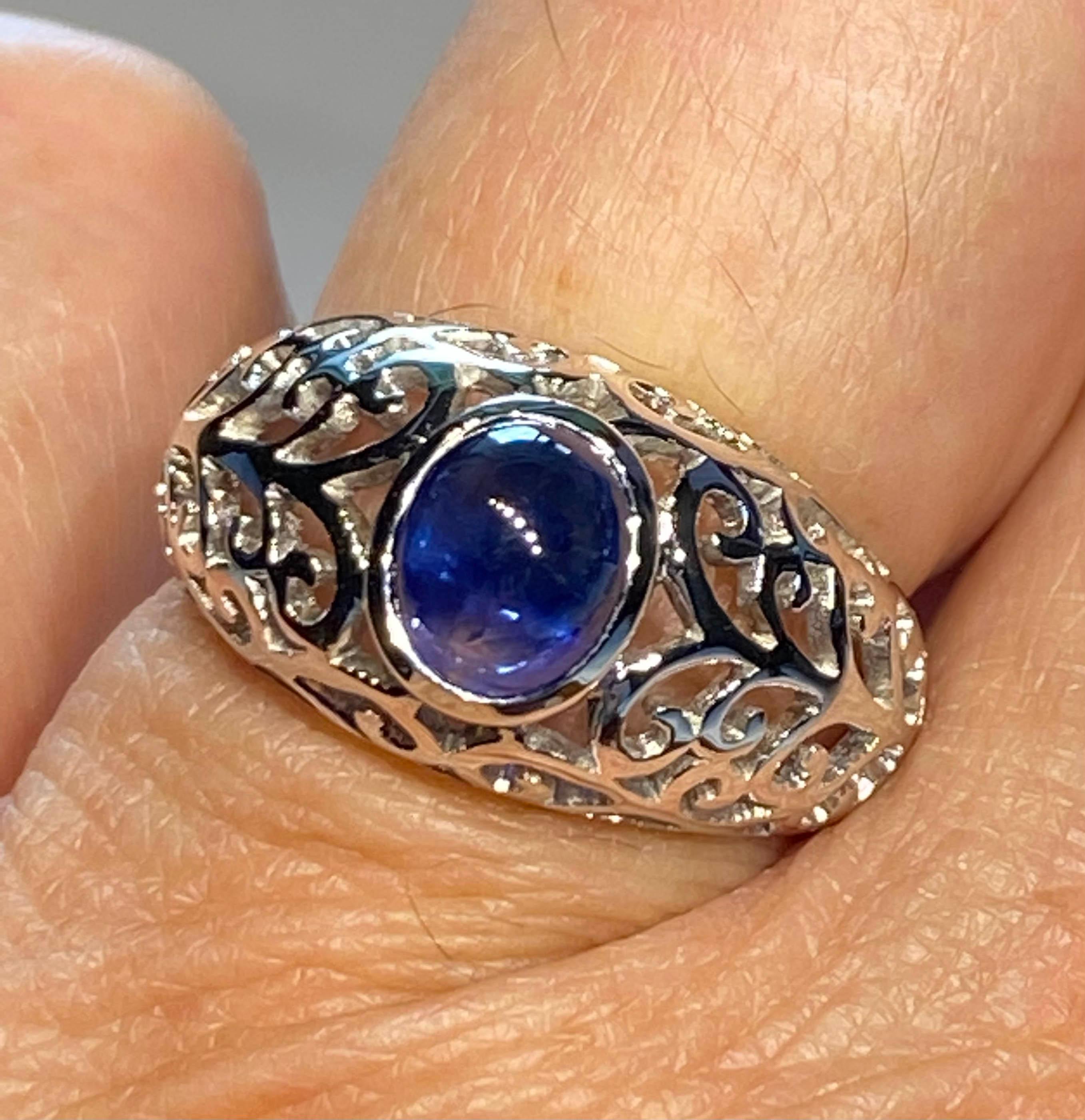 Blue Sapphire Ring in 14kt White Gold For Sale 9