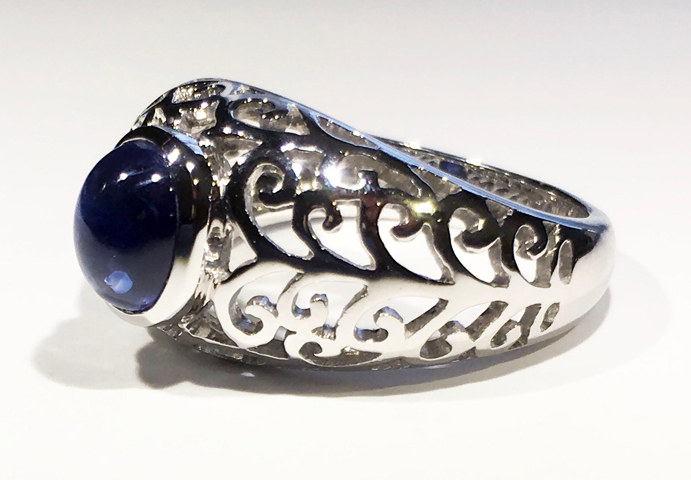 Cabochon Blue Sapphire Ring in 14kt White Gold For Sale