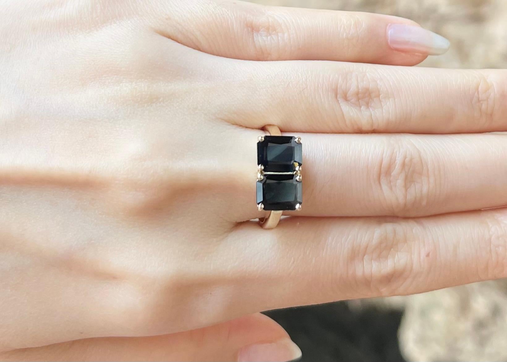 Contemporain Bague en saphir bleu sertie dans de l'or 14K en vente