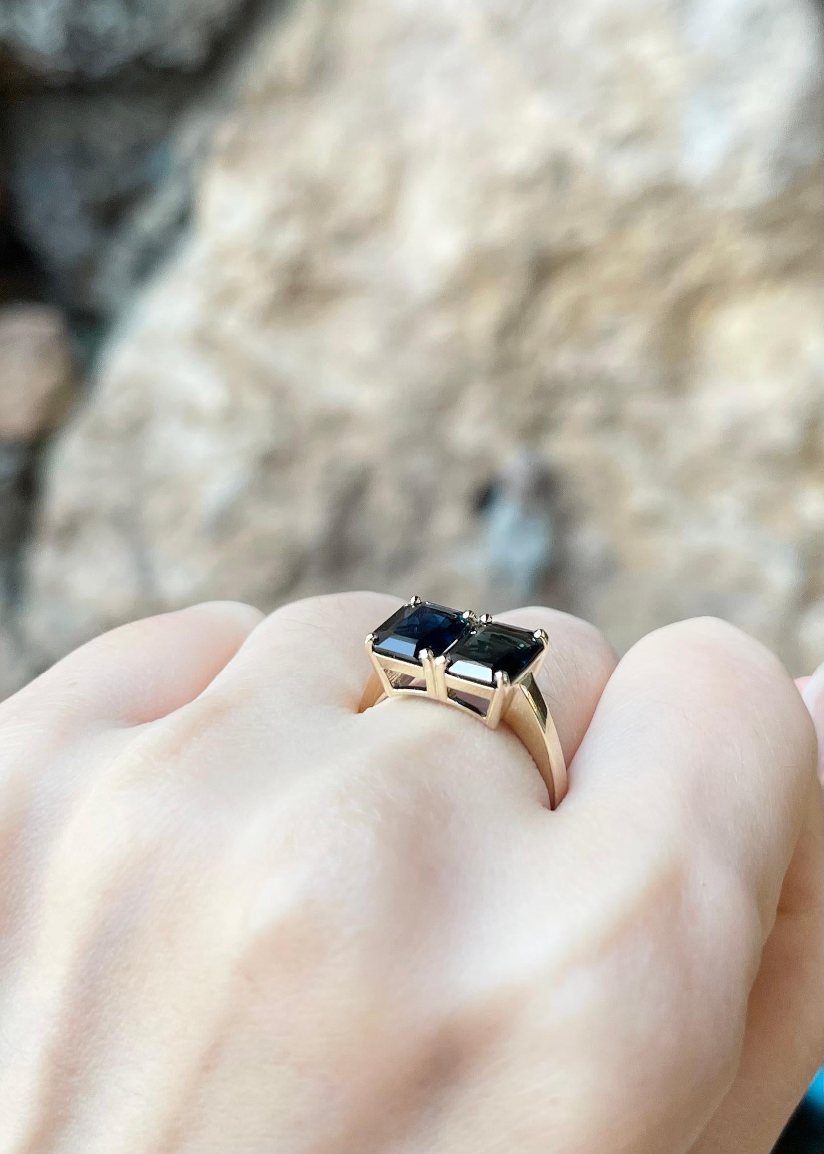 Bague en saphir bleu sertie dans de l'or 14K Pour femmes en vente