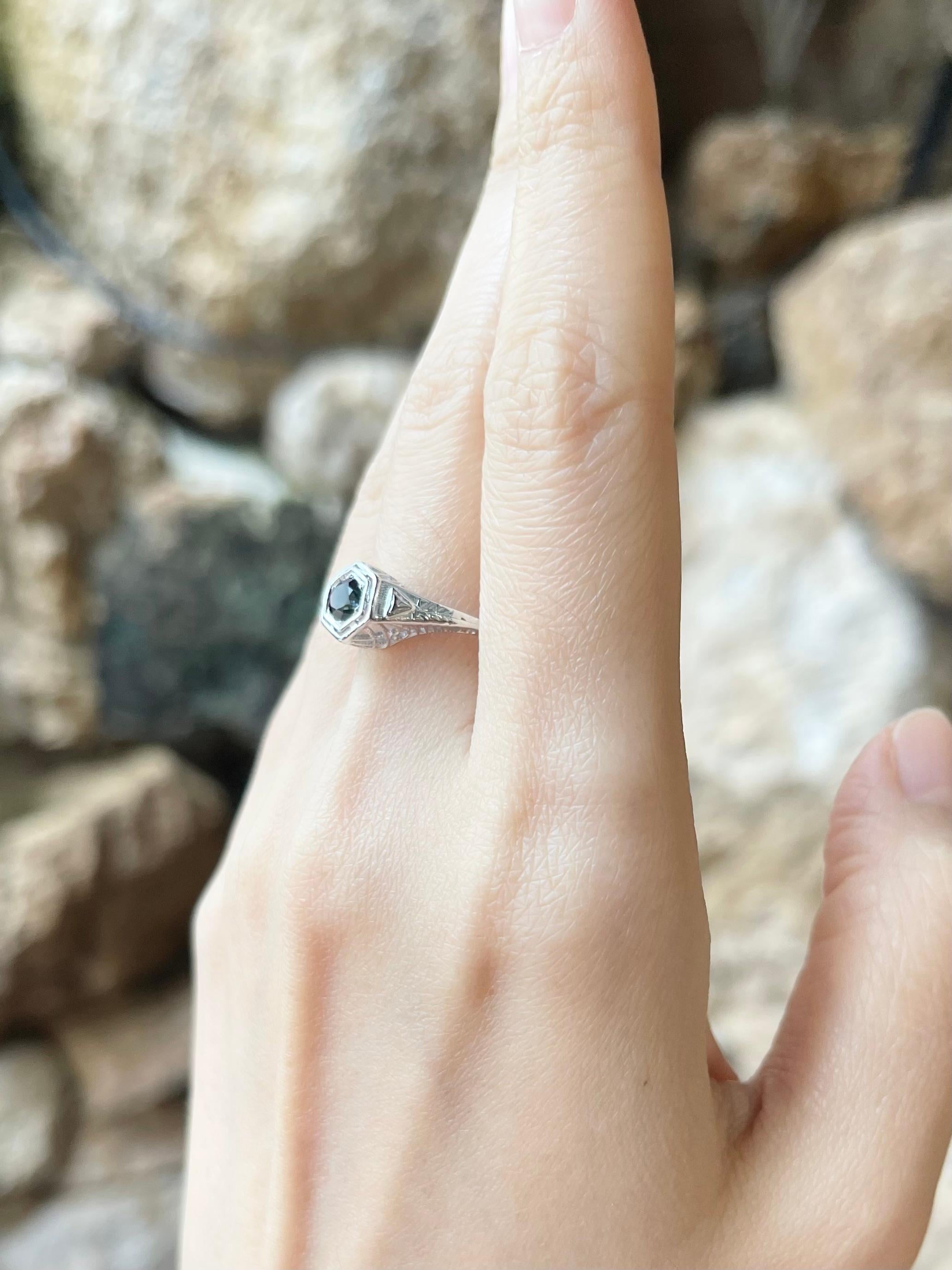 Ring mit blauem Saphir in 14K Weißgoldfassungen gefasst im Zustand „Neu“ im Angebot in Bangkok, TH