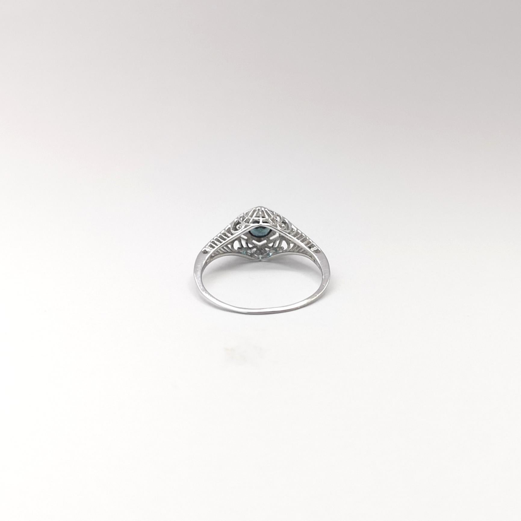 Ring mit blauem Saphir in 14K Weißgoldfassungen gefasst im Angebot 2