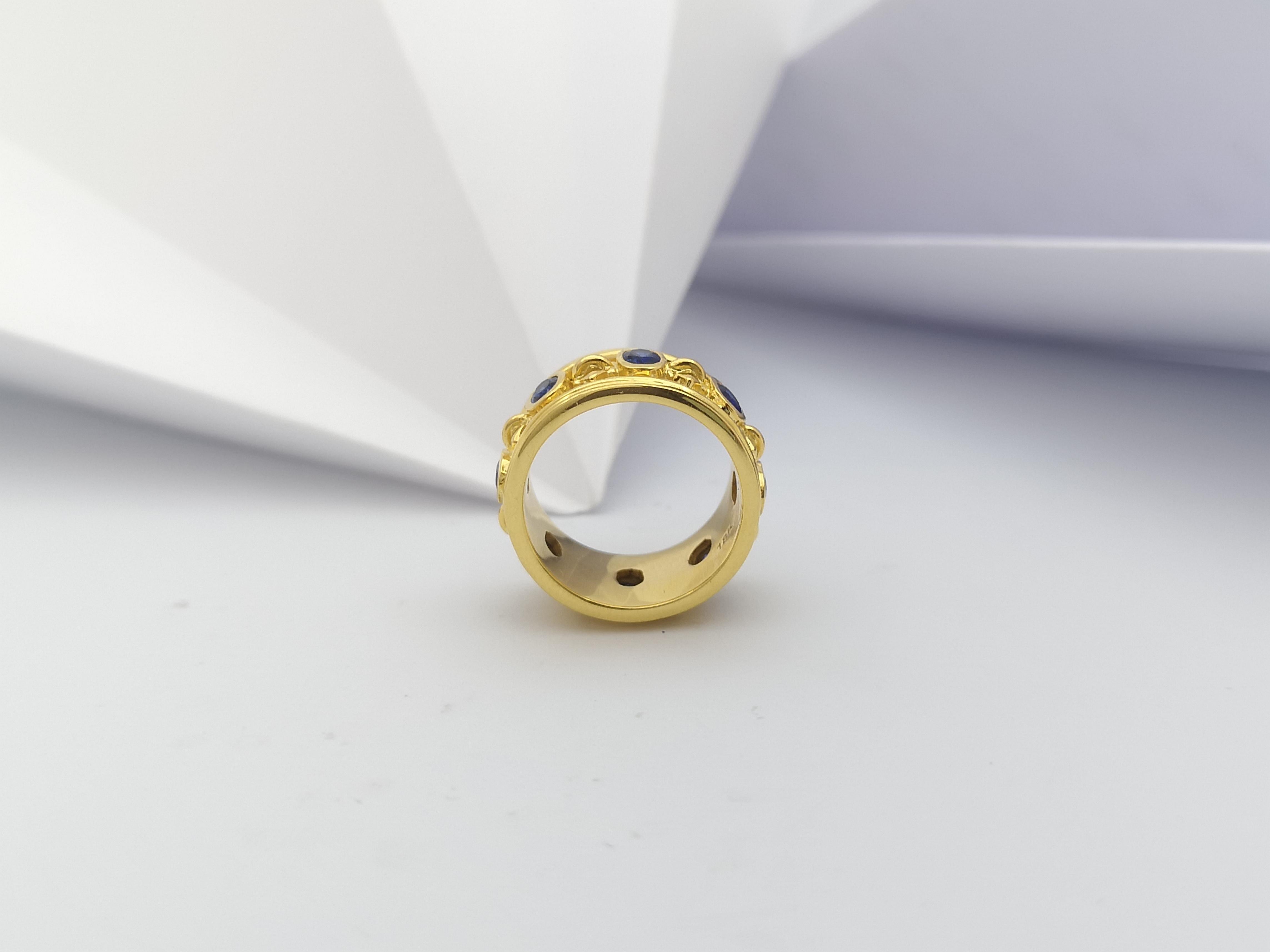 Blue Sapphire Ring Set in 18 Karat Gold Settings For Sale 5