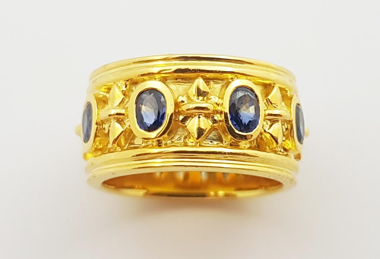Blue Sapphire Ring Set in 18 Karat Gold Settings For Sale 6