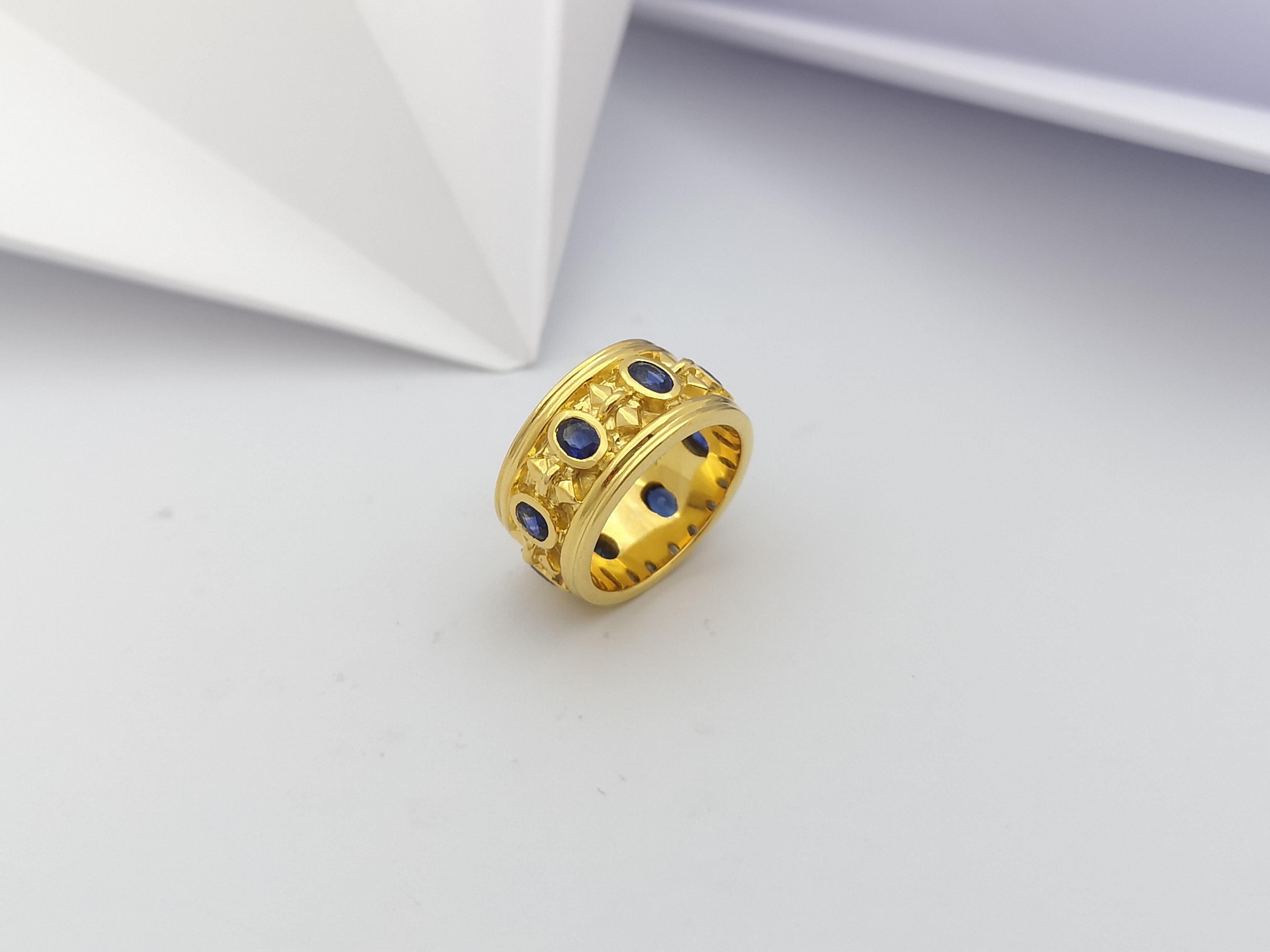 Blue Sapphire Ring Set in 18 Karat Gold Settings For Sale 7