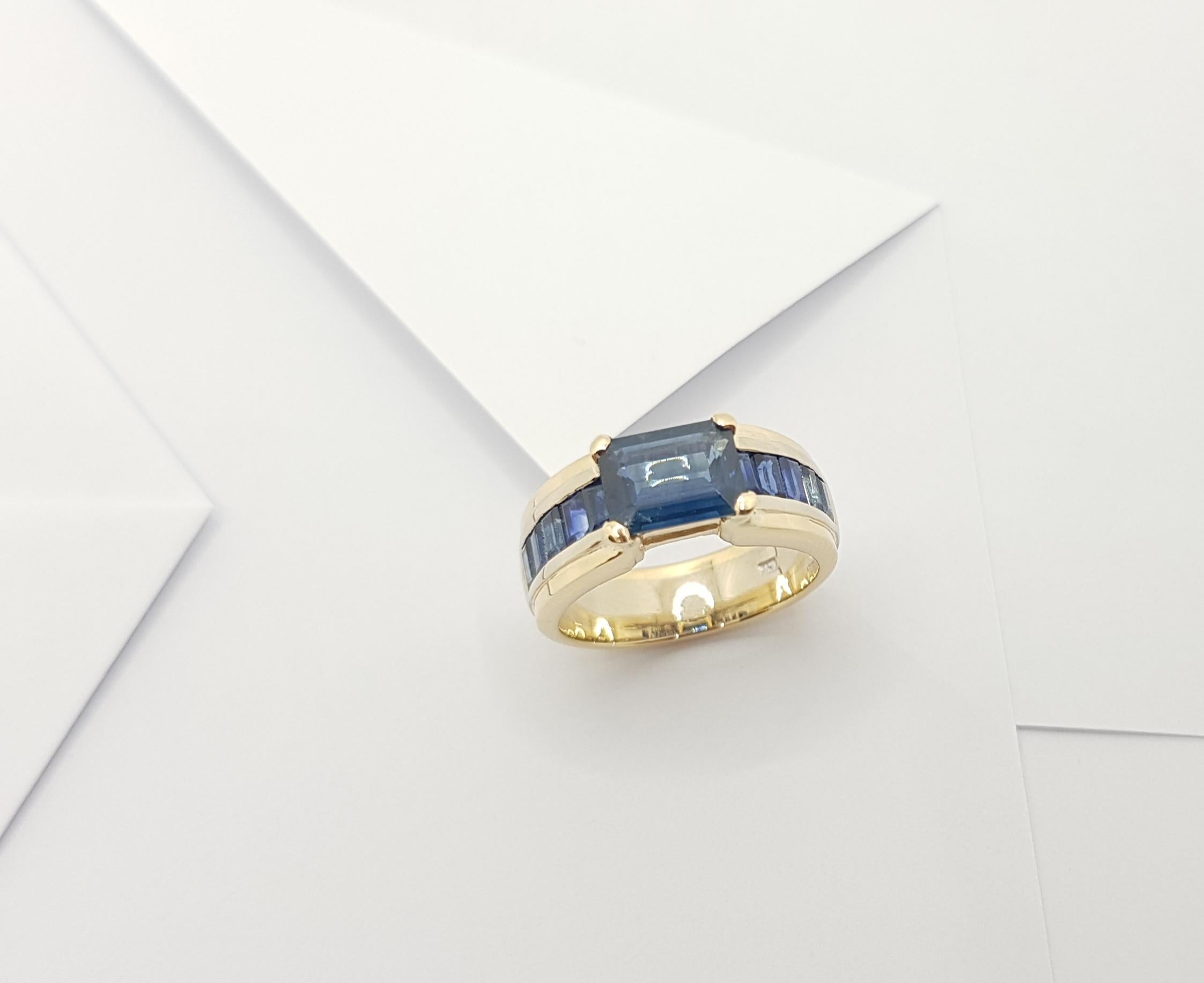 Blue Sapphire Ring Set in 18 Karat Gold Settings 8