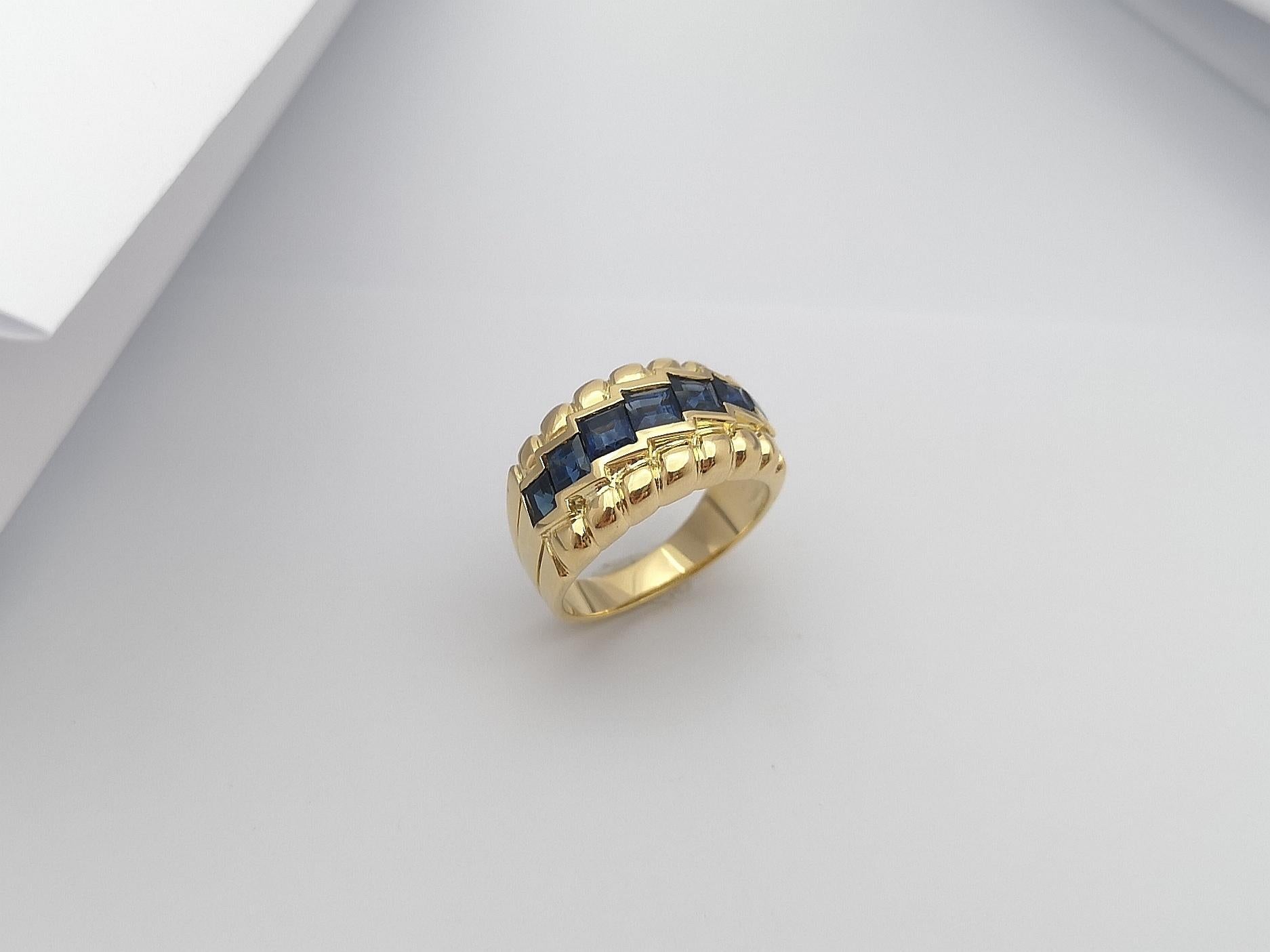Blue Sapphire Ring Set in 18 Karat Gold Settings For Sale 10