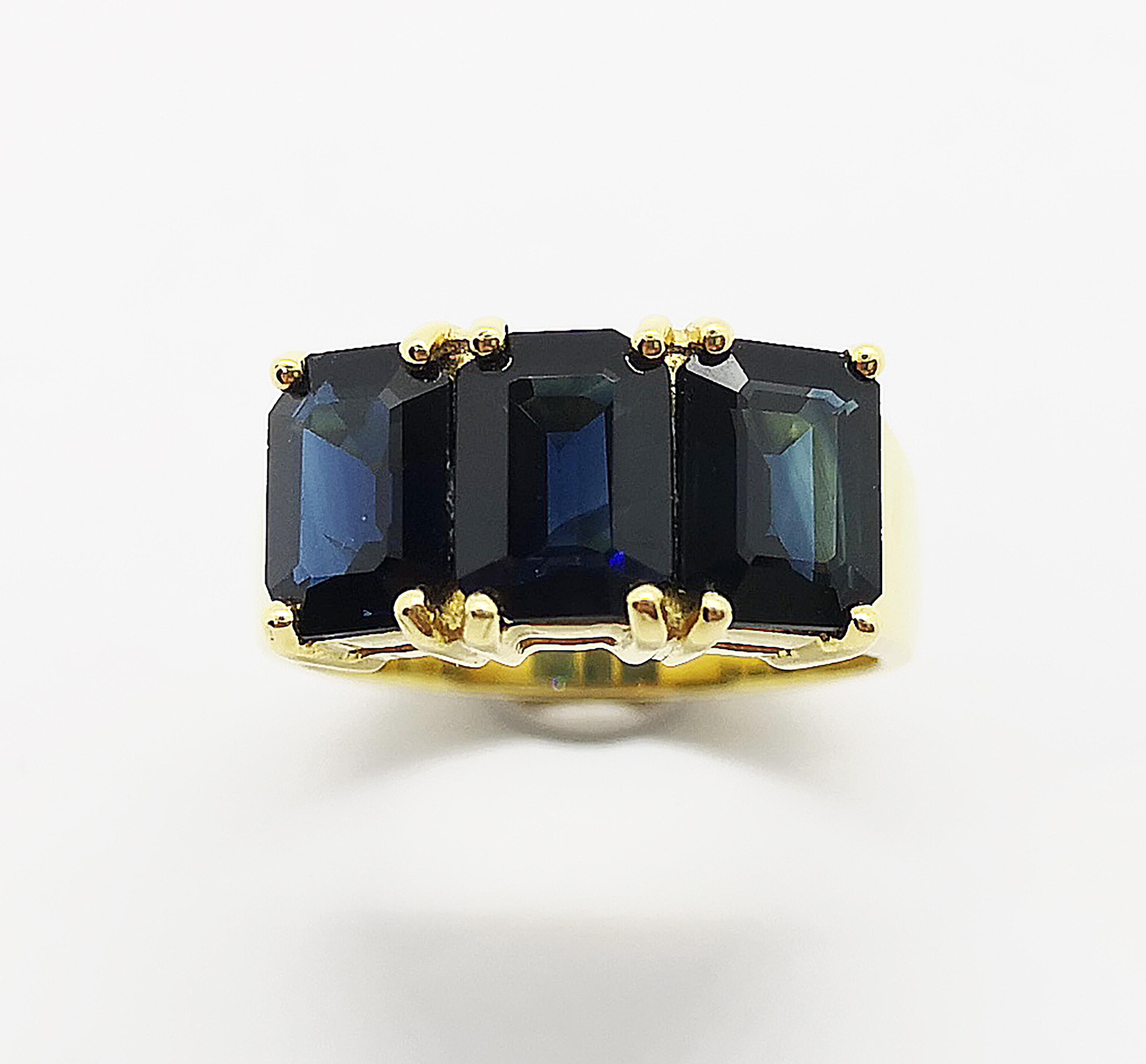 Blue Sapphire 4.83 carats Ring set in 18 Karat Gold Settings

Width:  1.6 cm 
Length: 0.8 cm
Ring Size: 52
Total Weight: 8.33 grams

