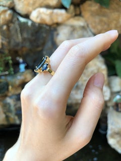 Blue Sapphire Ring Set in 18 Karat Gold Settings