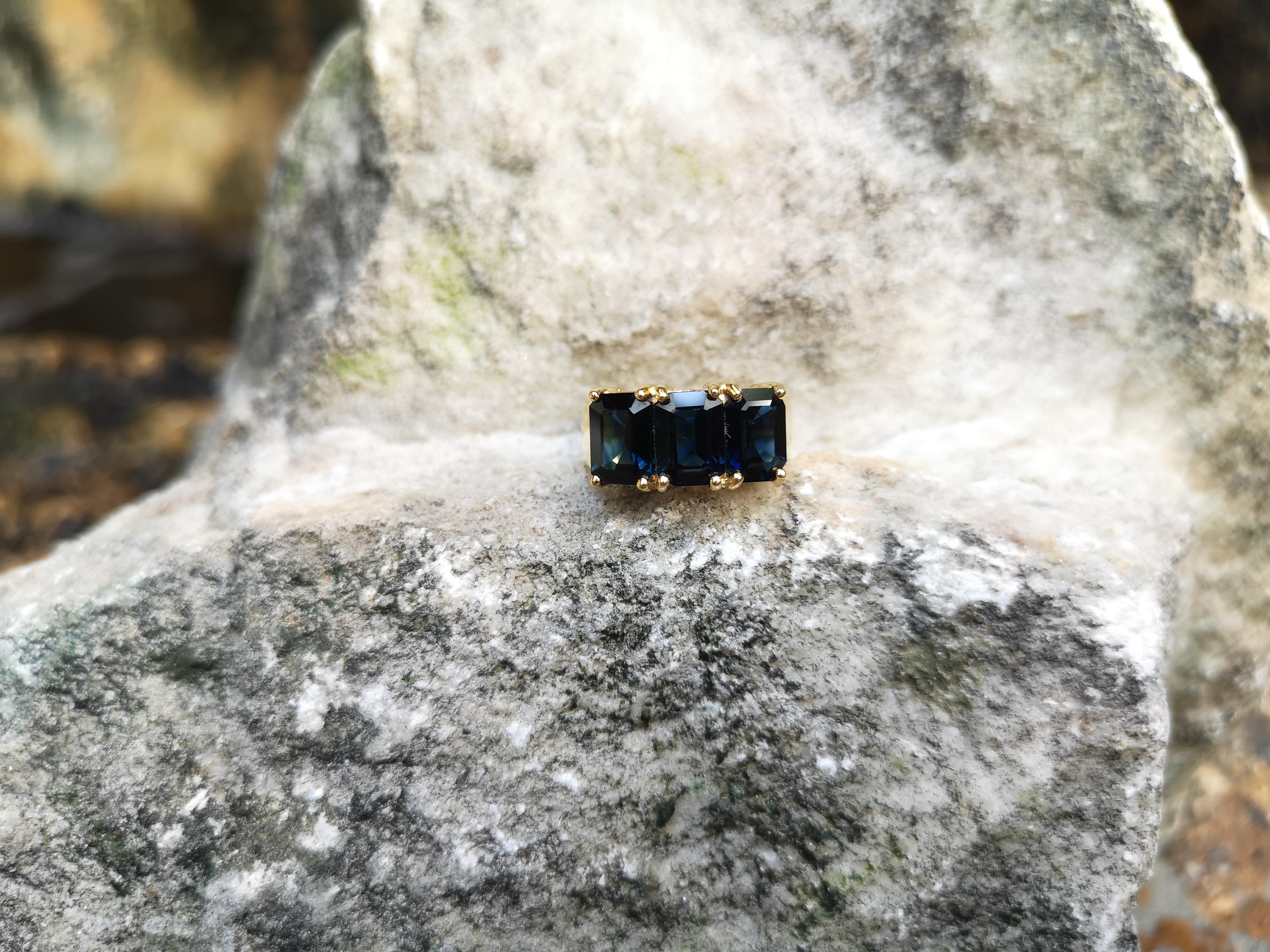 Blauer Saphir-Ring in 18 Karat Goldfassung im Angebot 1