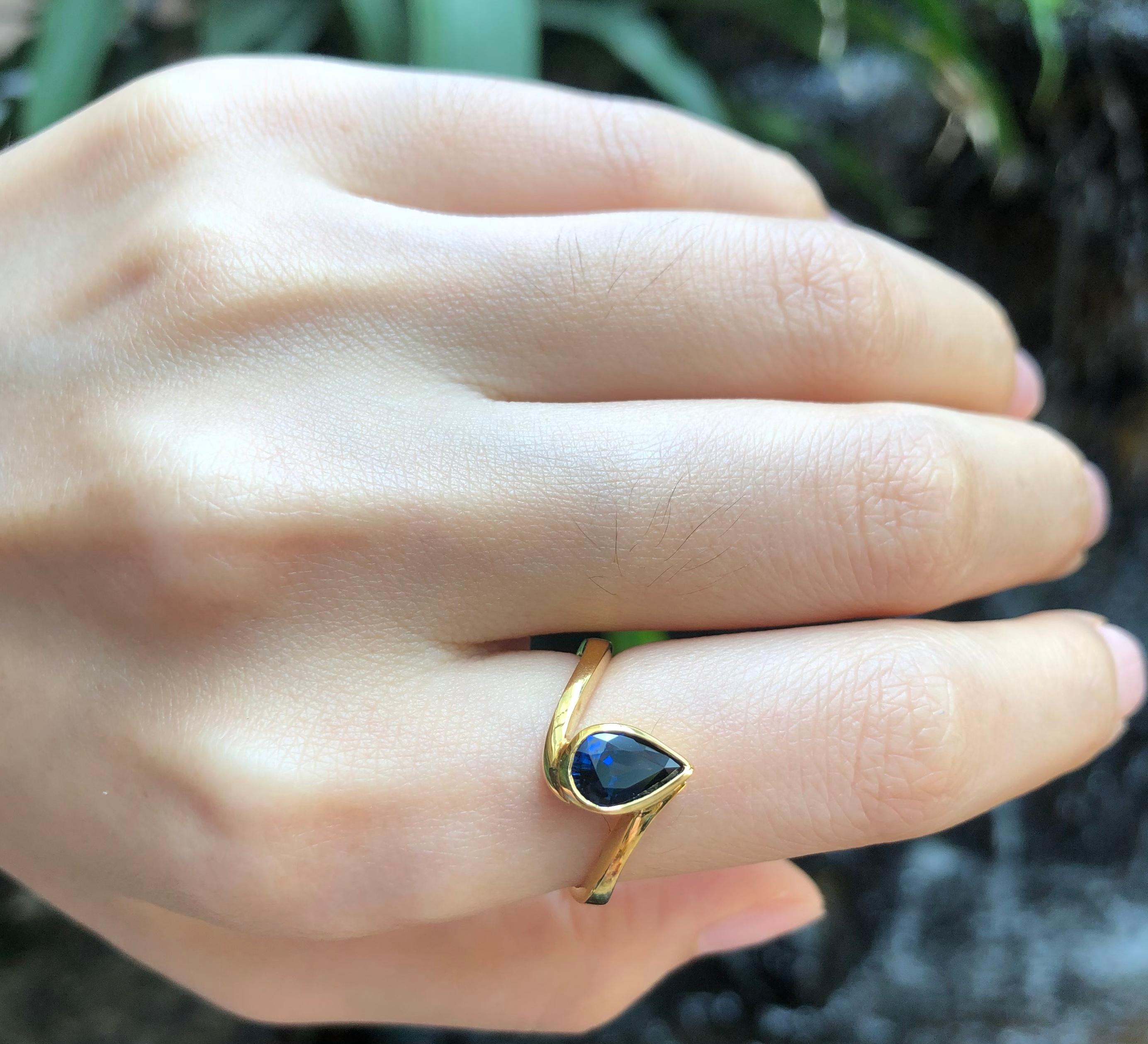 Blue Sapphire Ring Set in 18 Karat Gold Settings 1