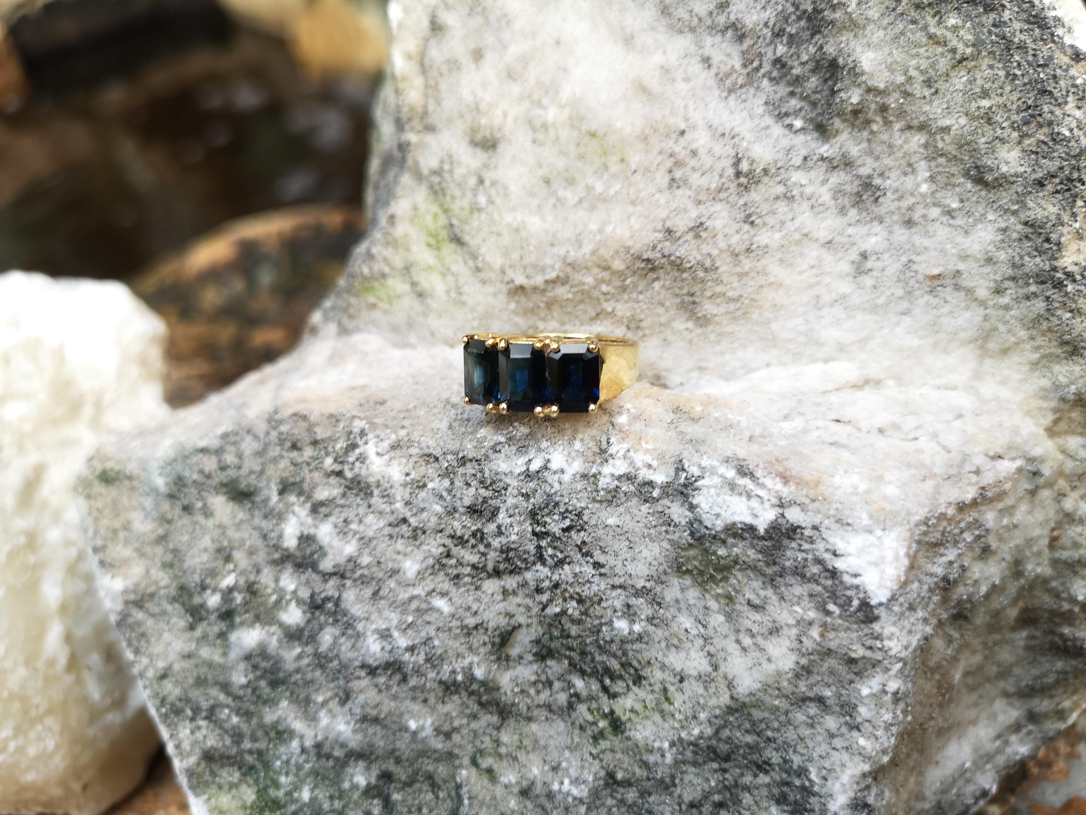 Blauer Saphir-Ring in 18 Karat Goldfassung im Angebot 2