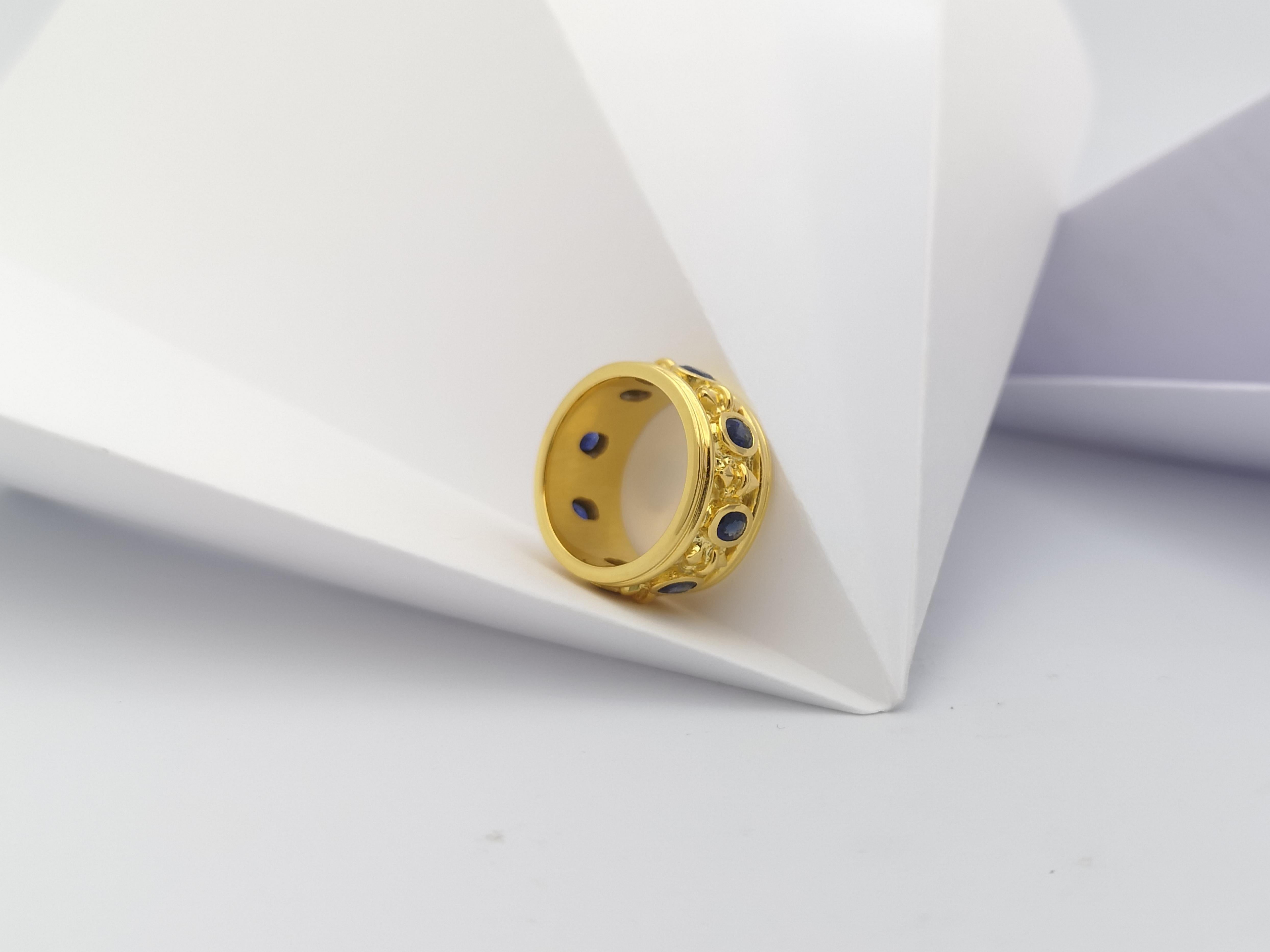 Blue Sapphire Ring Set in 18 Karat Gold Settings For Sale 2