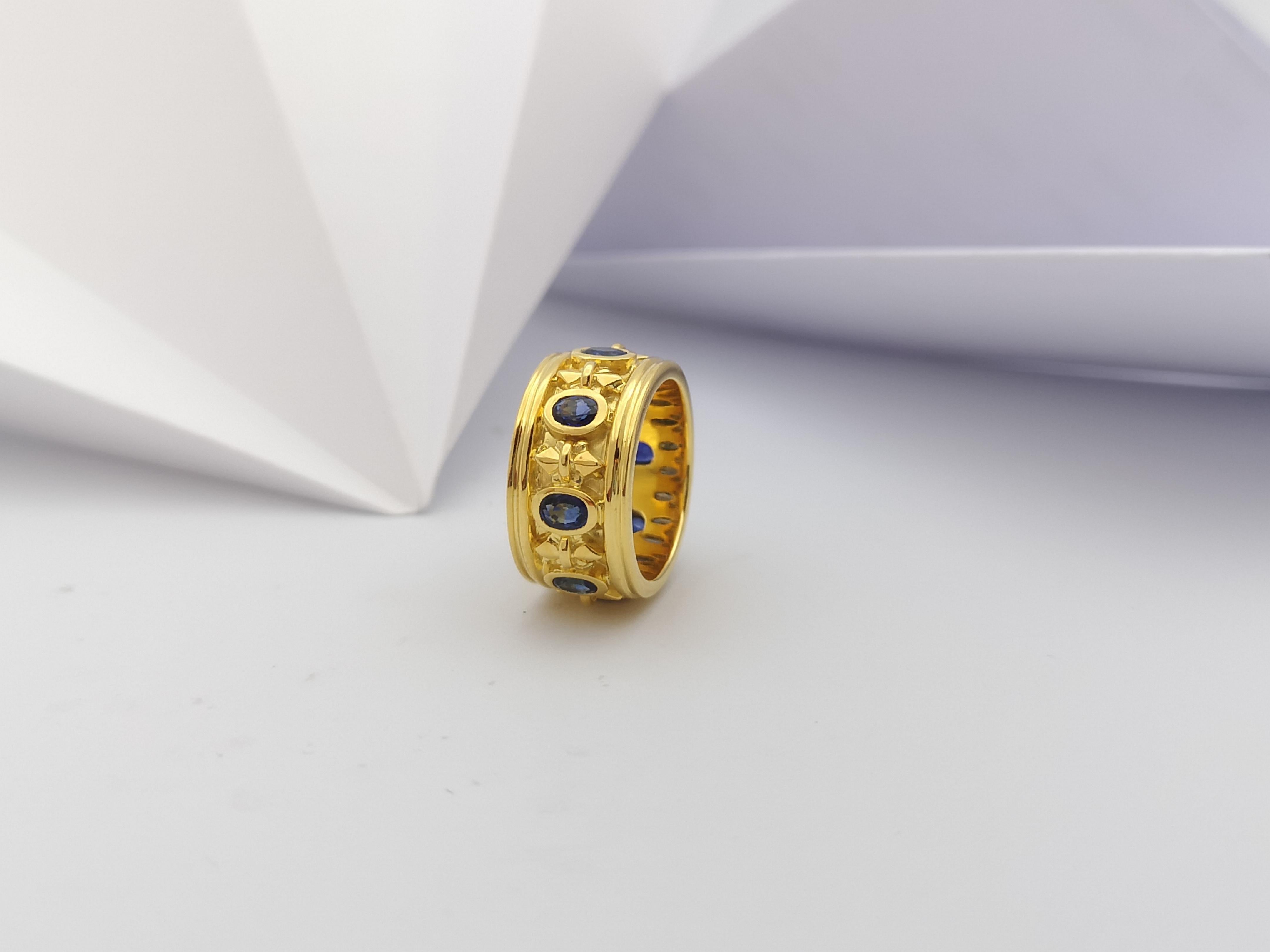 Blue Sapphire Ring Set in 18 Karat Gold Settings For Sale 3