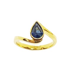 Blue Sapphire Ring Set in 18 Karat Gold Settings