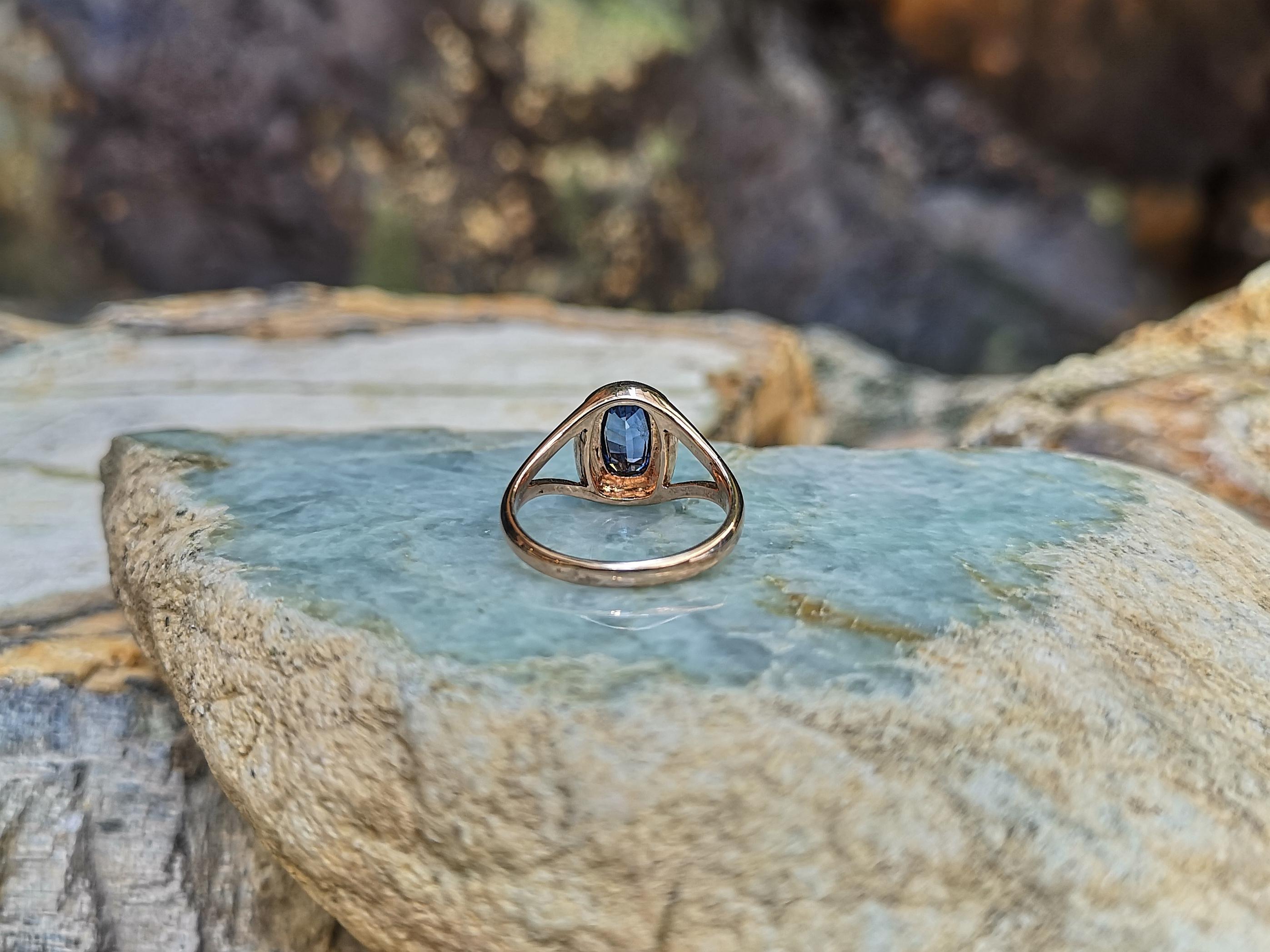Blue Sapphire Ring Set in 18 Karat Rose Gold Settings For Sale 5