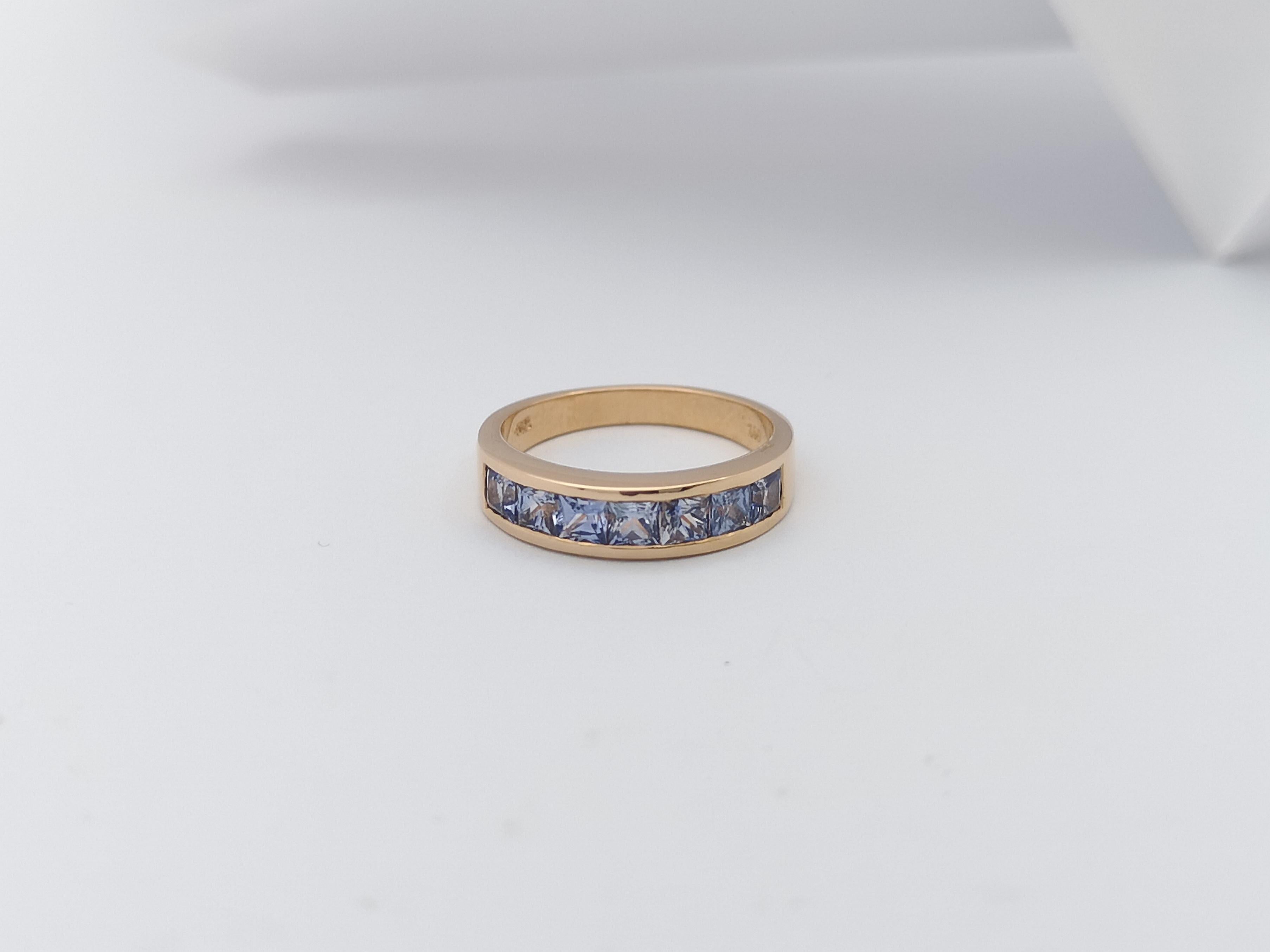 Women's or Men's Blue Sapphire  Ring set in 18 Karat Rose Gold Settings For Sale