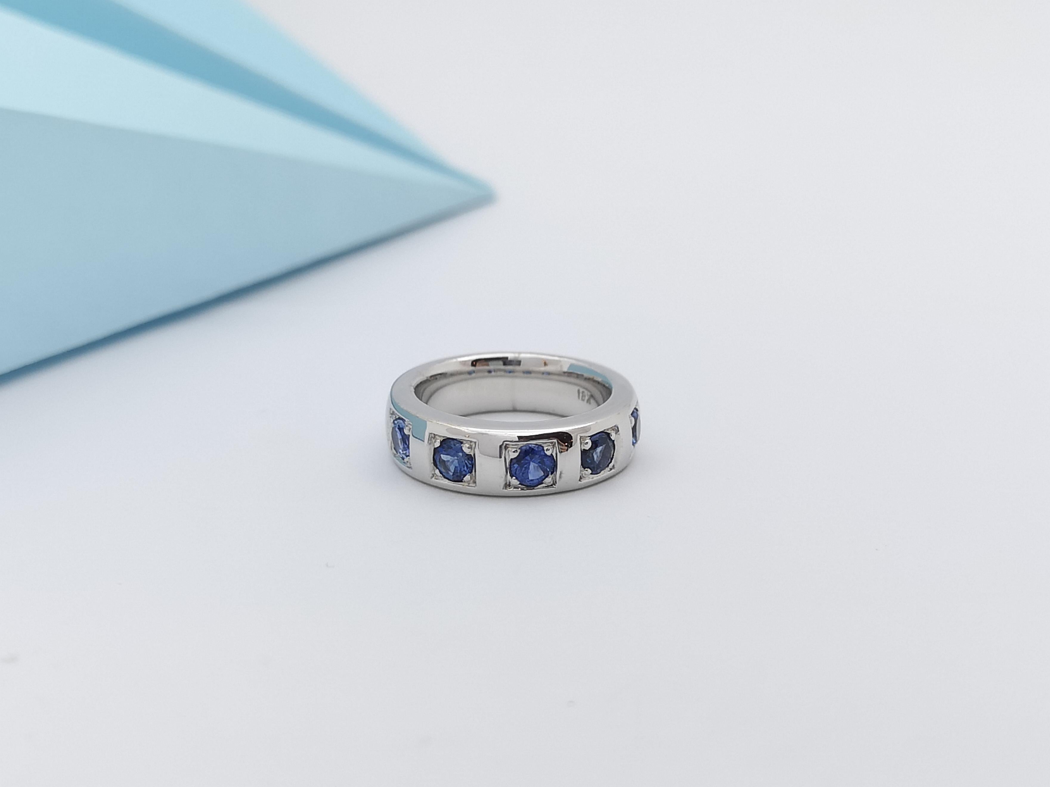 Blue Sapphire Ring Set in 18 Karat White Gold Settings For Sale 4