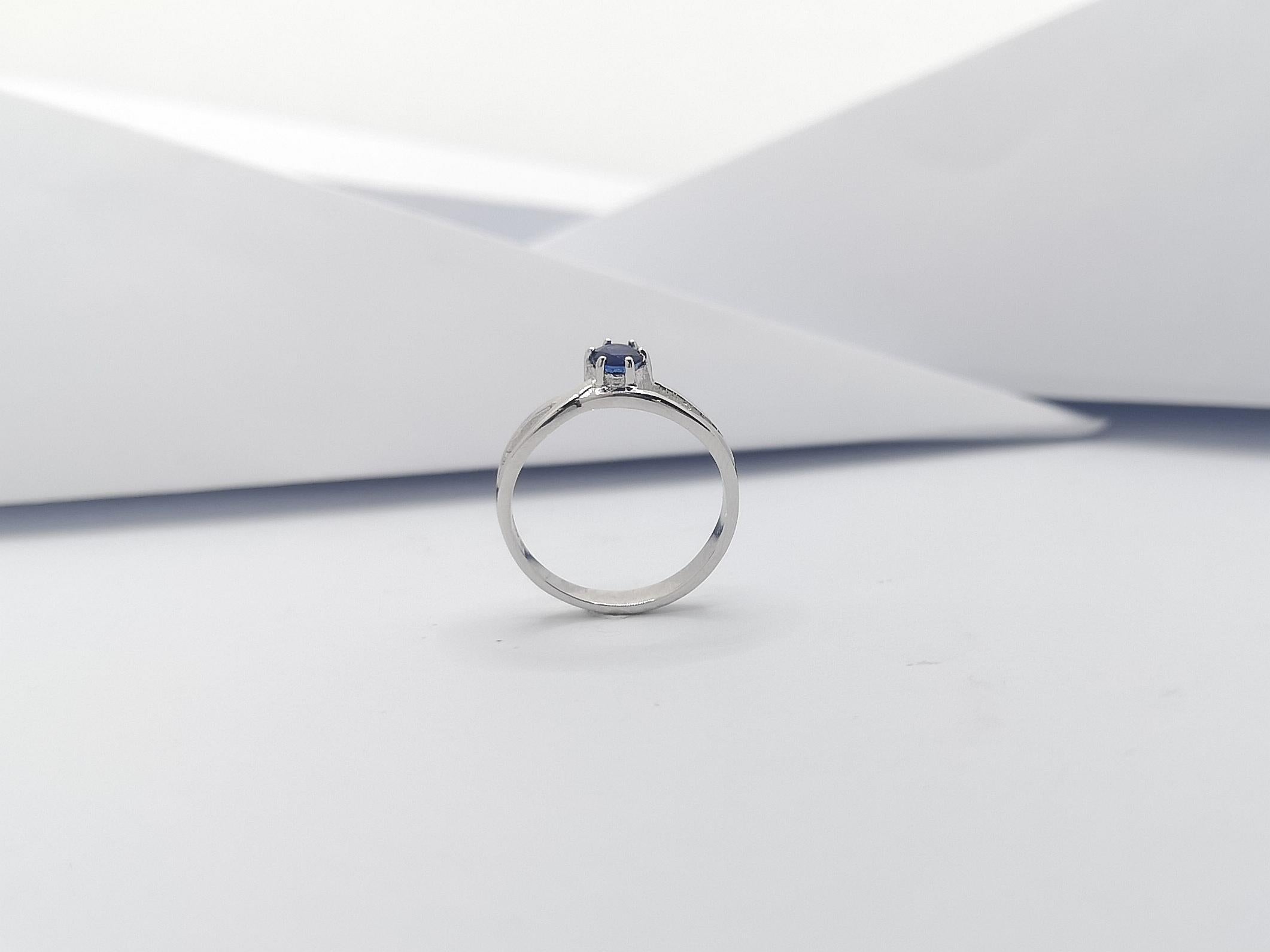 Blue Sapphire Ring set in 18 Karat White Gold Settings For Sale 7
