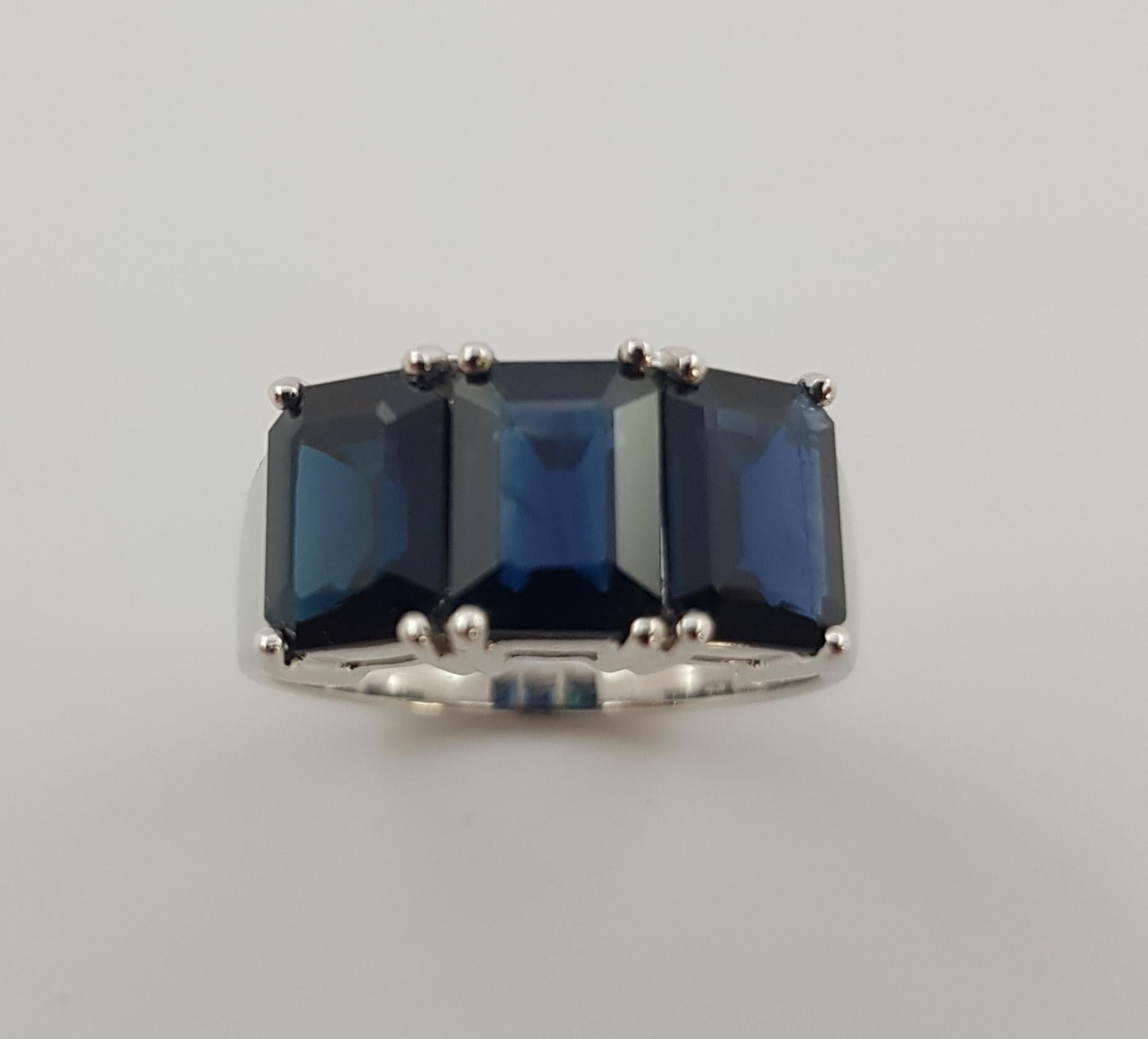 Blue Sapphire Ring Set in 18 Karat White Gold Settings 9