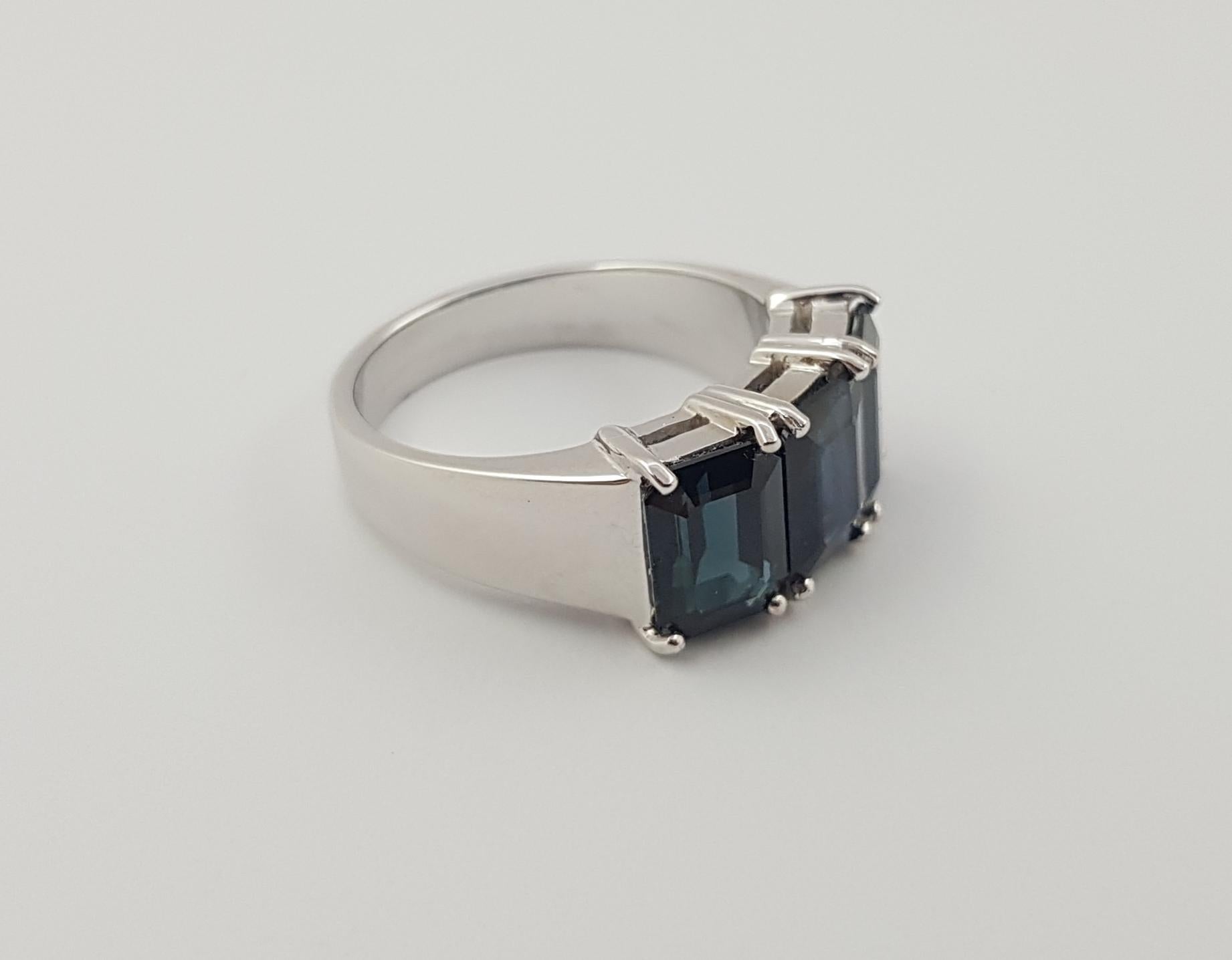 Blue Sapphire Ring Set in 18 Karat White Gold Settings 11