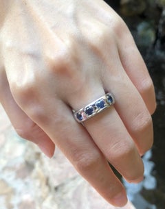 Blauer blauer Saphir-Ring in 18 Karat Weißgoldfassung