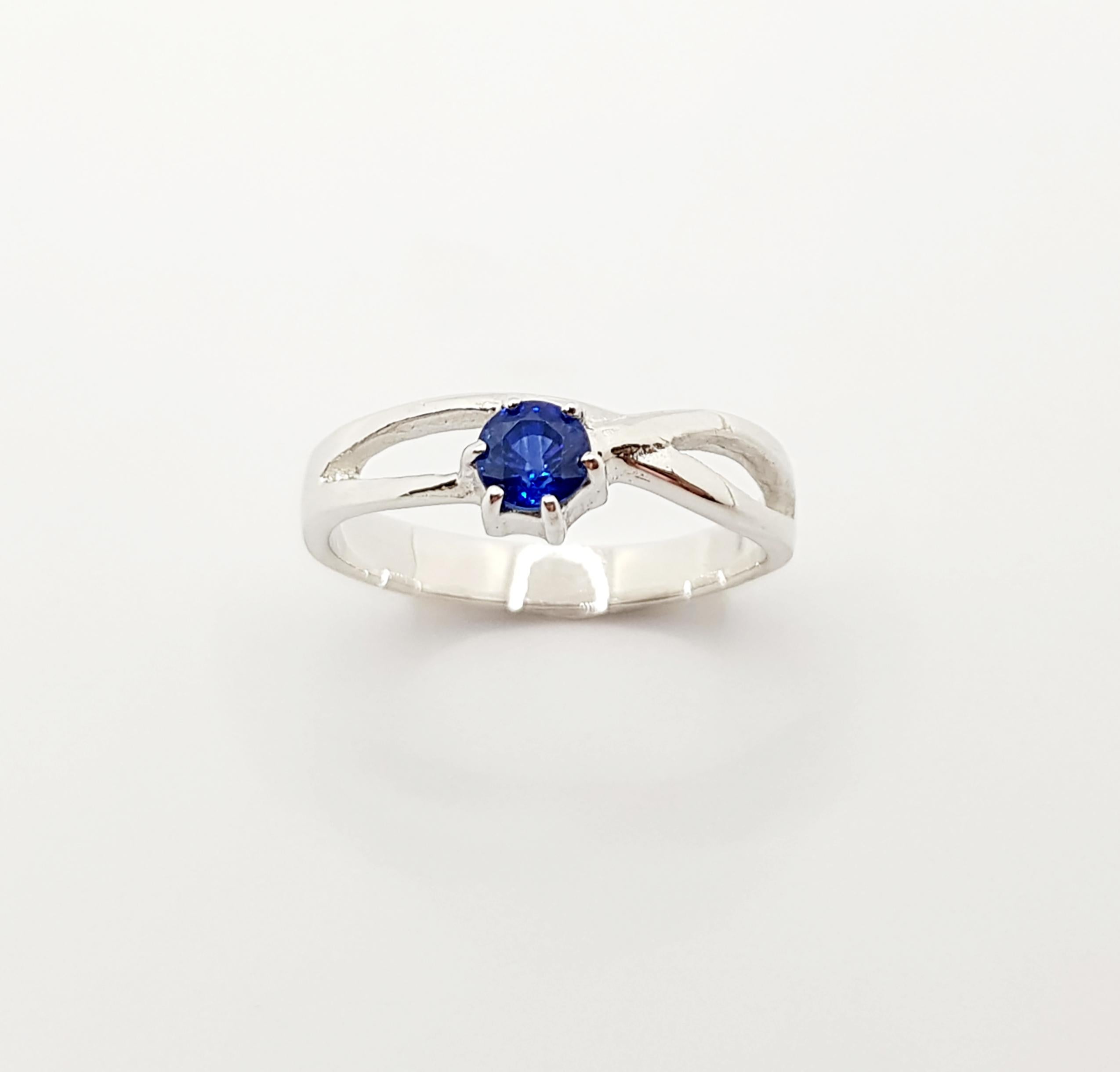 Blue Sapphire Ring set in 18 Karat White Gold Settings For Sale 3