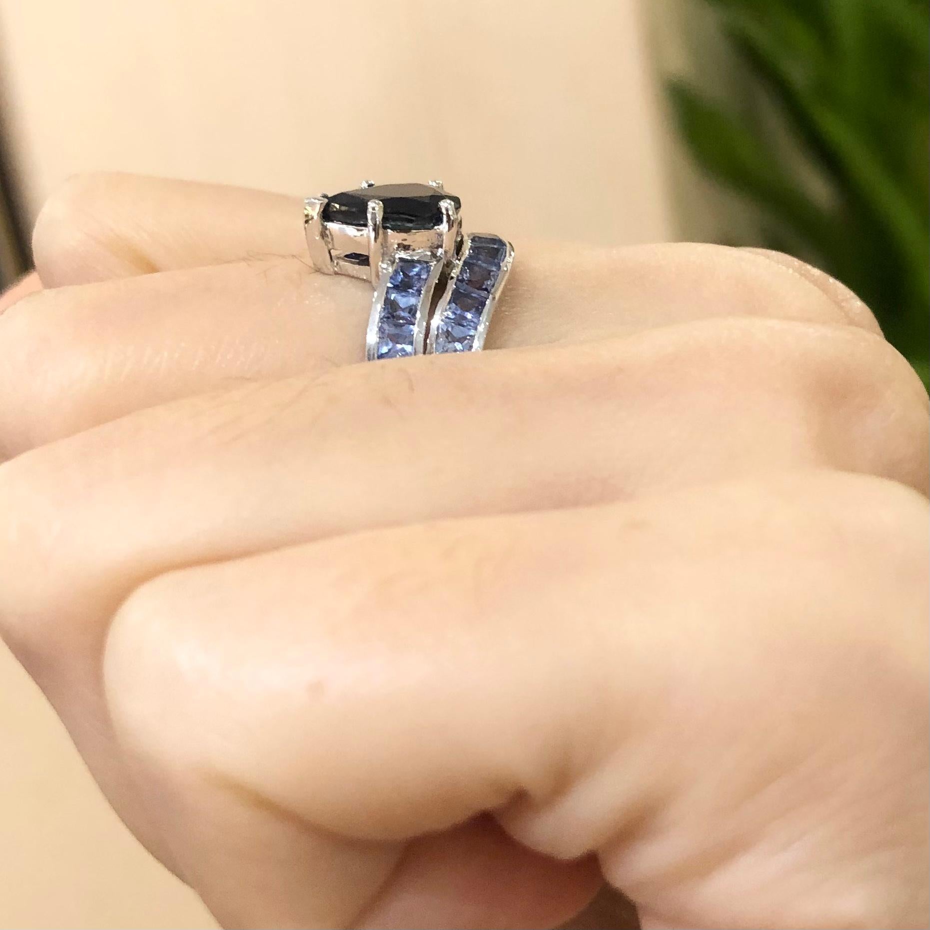 Blue Sapphire Ring Set in 18 Karat White Gold Settings For Sale 3