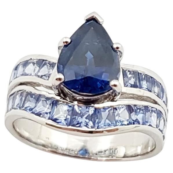 Blue Sapphire Ring Set in 18 Karat White Gold Settings For Sale