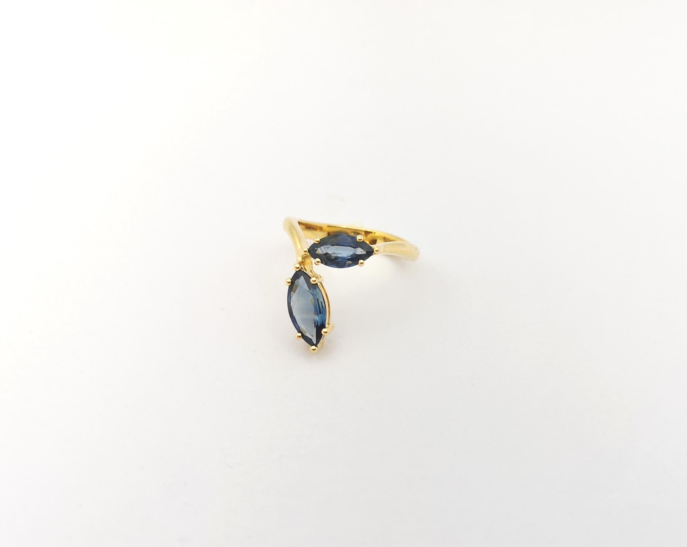 Ring mit blauem Saphir in 18 Karat Goldfassungen gefasst im Angebot 4