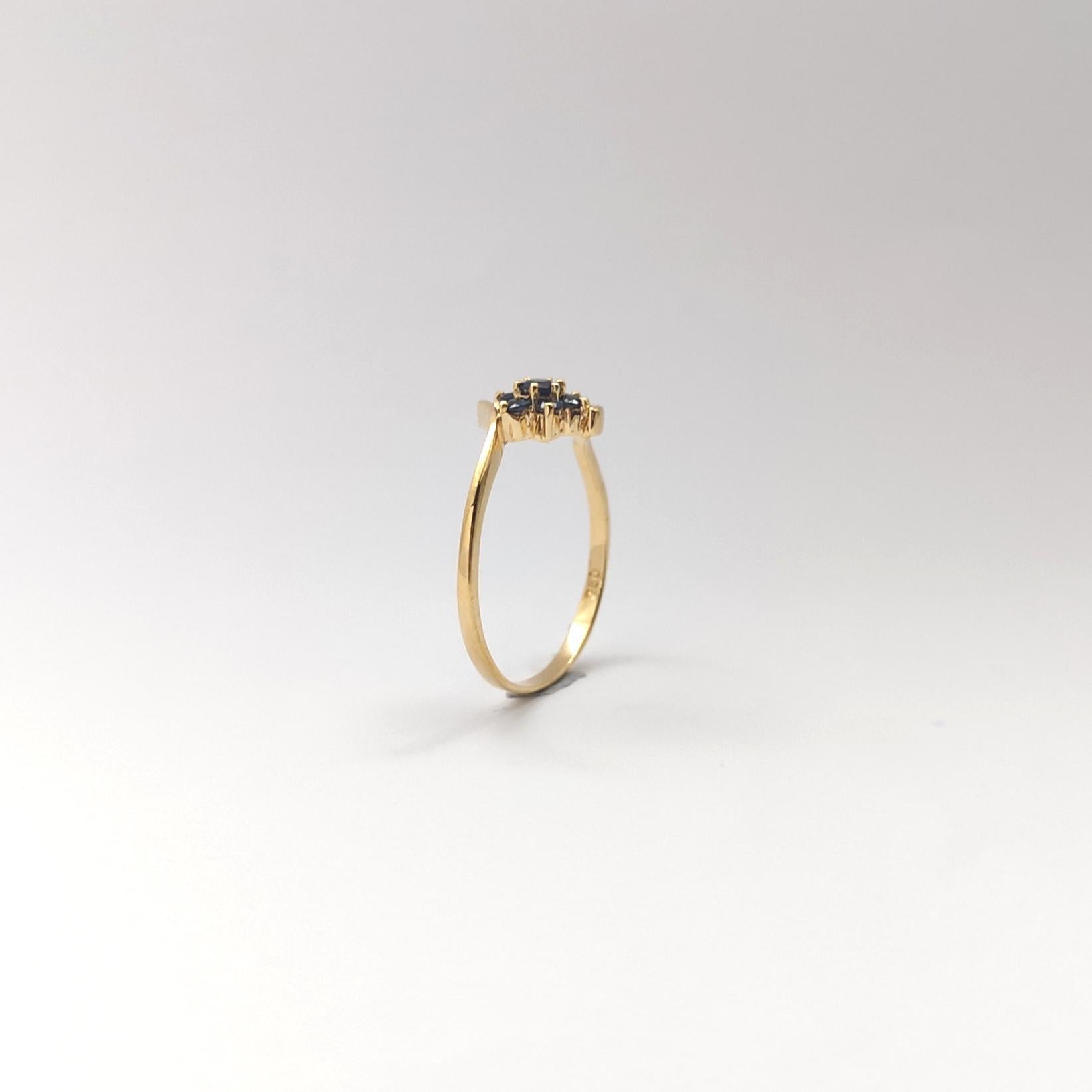 Ring mit blauem Saphir in 18 Karat Goldfassungen gefasst im Angebot 6