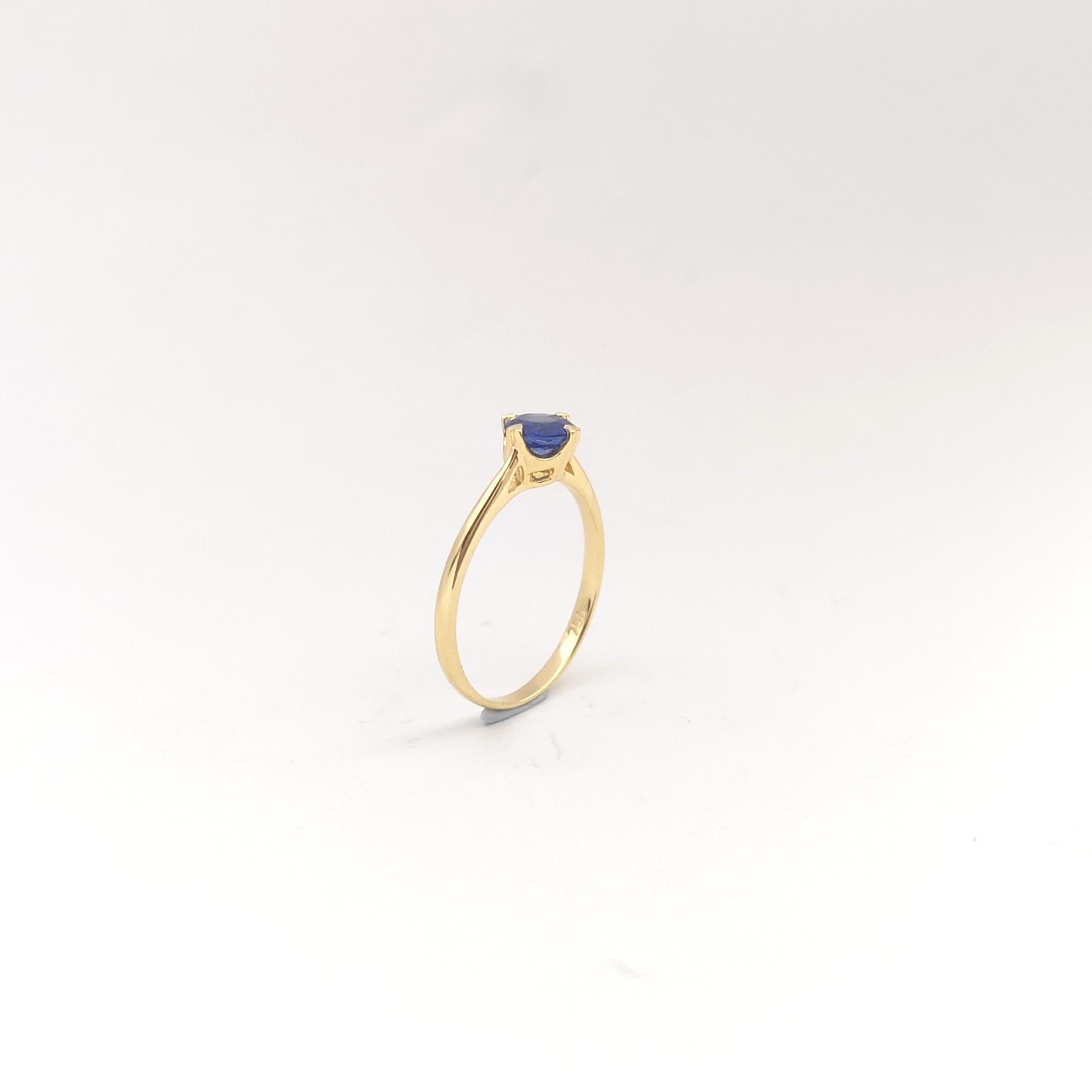 Ring mit blauem Saphir in 18 Karat Goldfassungen gefasst im Angebot 7