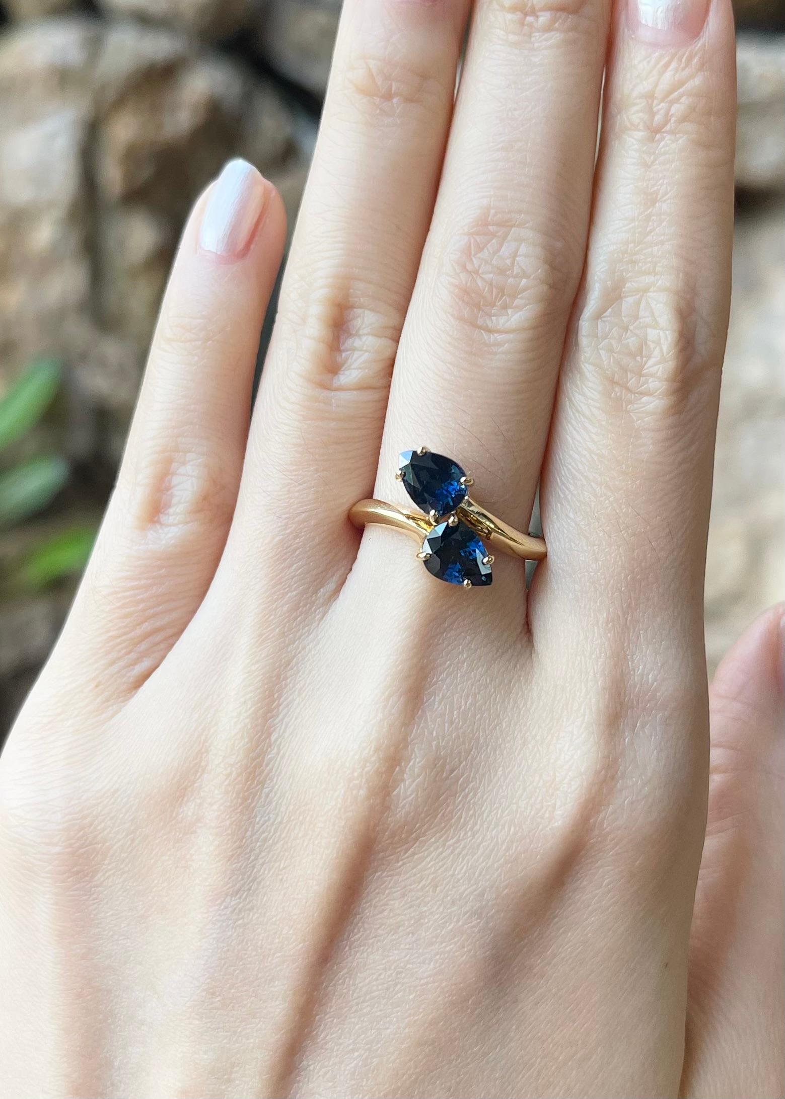 Blue Sapphire 2.59 carats Ring set in 18K Gold Settings

Width:  1.3 cm 
Length: 1.4 cm
Ring Size: 54
Total Weight: 5.04 grams

