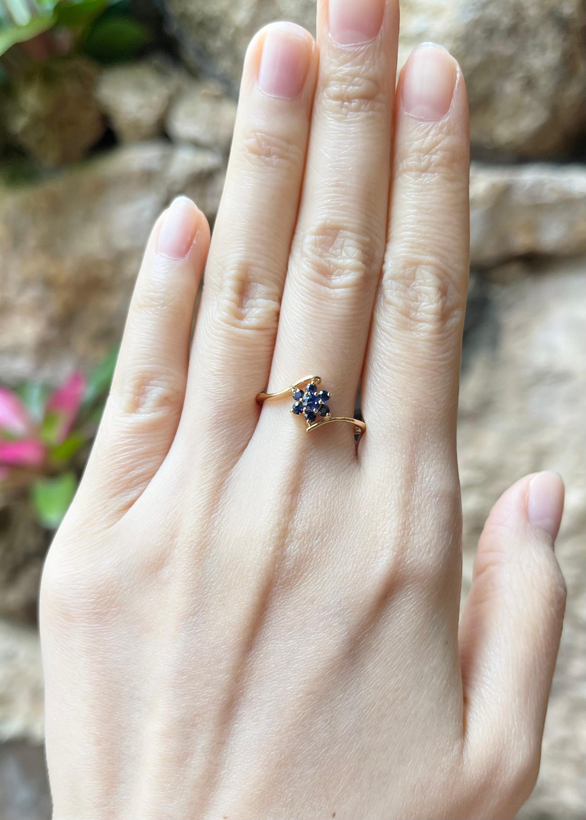 Blauer Saphir 0,40 Karat Ring in 18K Goldfassung

Breite:  0,6 cm 
Länge: 0,9 cm
Ringgröße: 59
Gesamtgewicht: 2.22 Gramm

