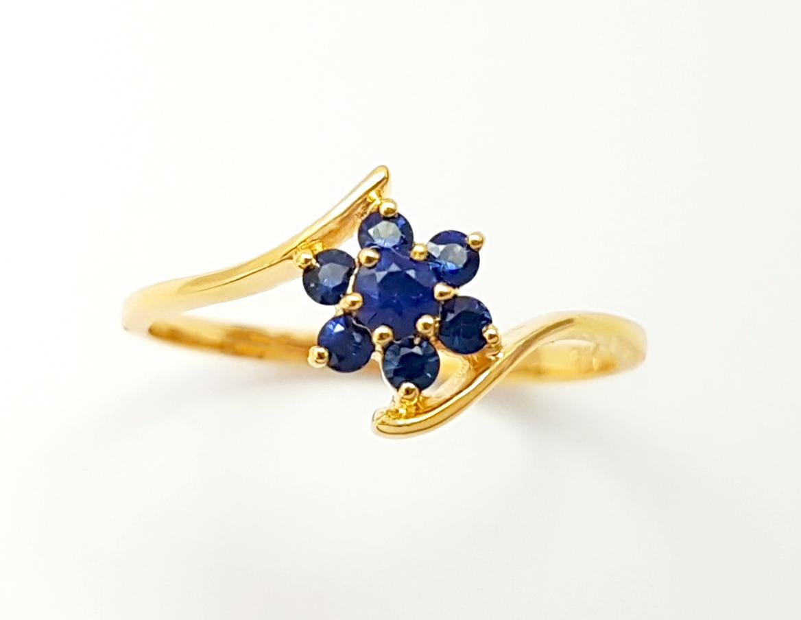 Ring mit blauem Saphir in 18 Karat Goldfassungen gefasst im Angebot 2