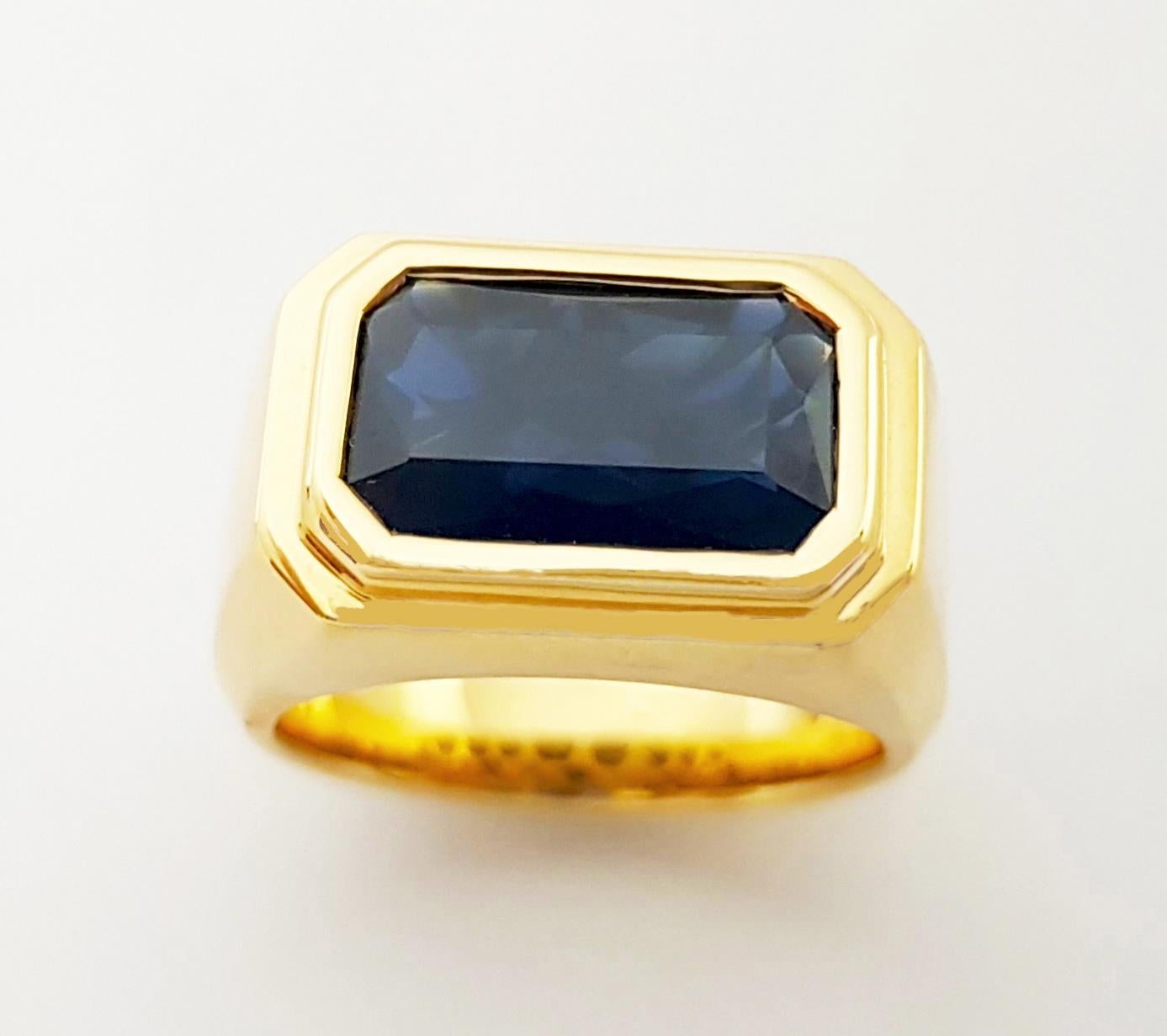 Ring mit blauem Saphir in 18 Karat Goldfassungen gefasst im Angebot 2