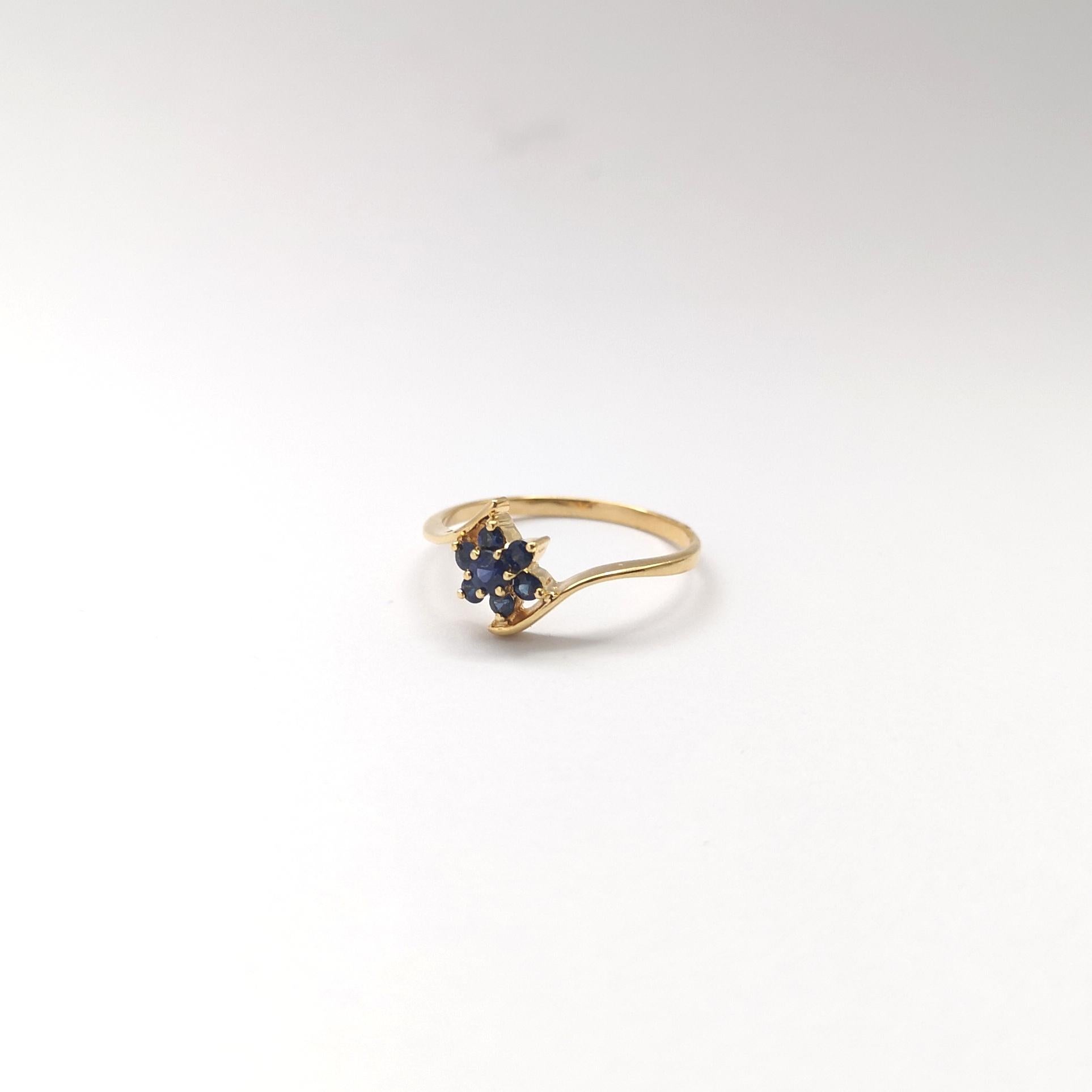 Ring mit blauem Saphir in 18 Karat Goldfassungen gefasst im Angebot 3
