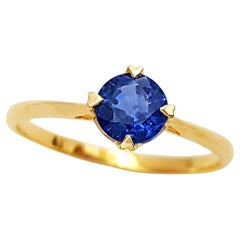 Blue Sapphire Ring set in 18K Gold Settings