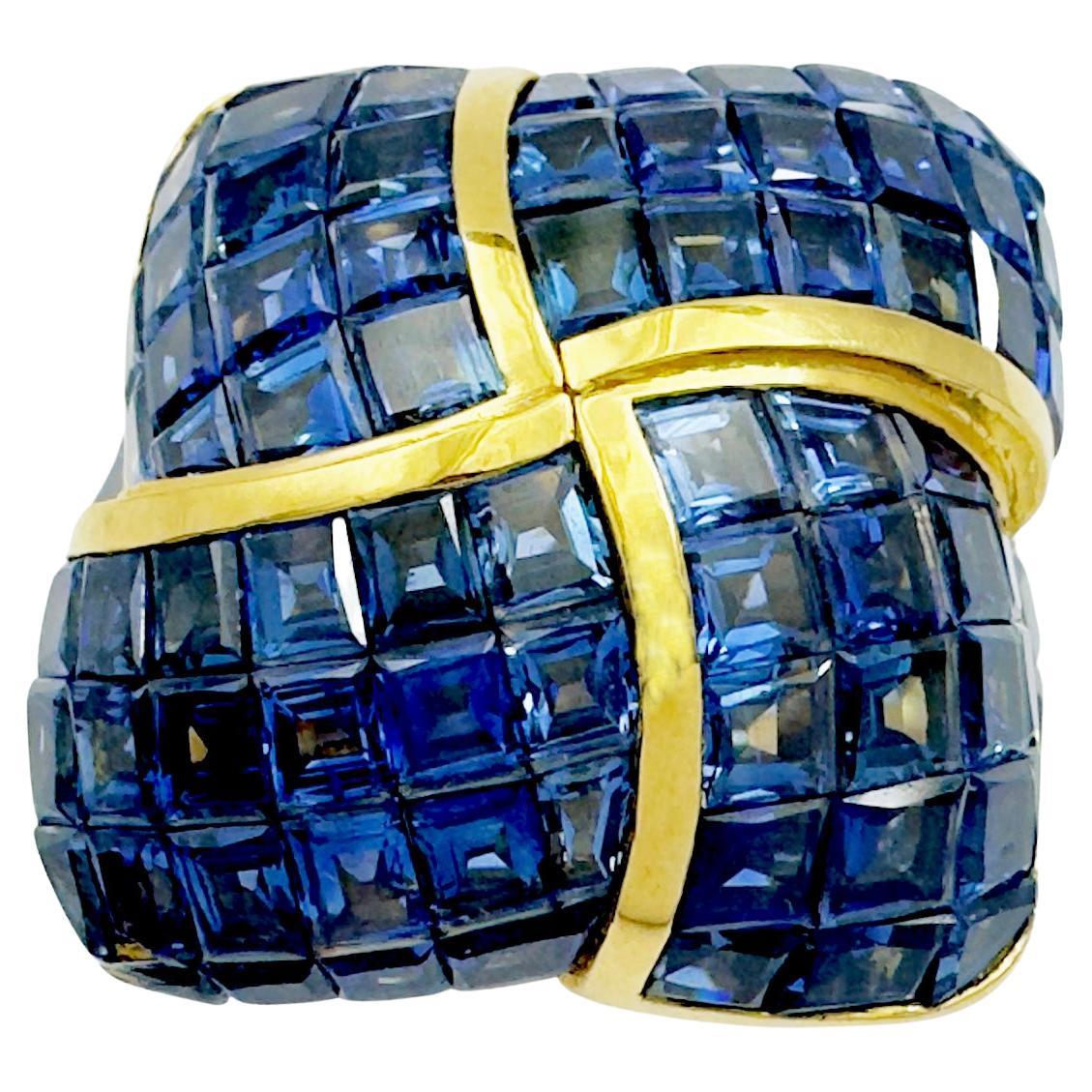 Blue Sapphire Ring set in 18K Gold Settings For Sale