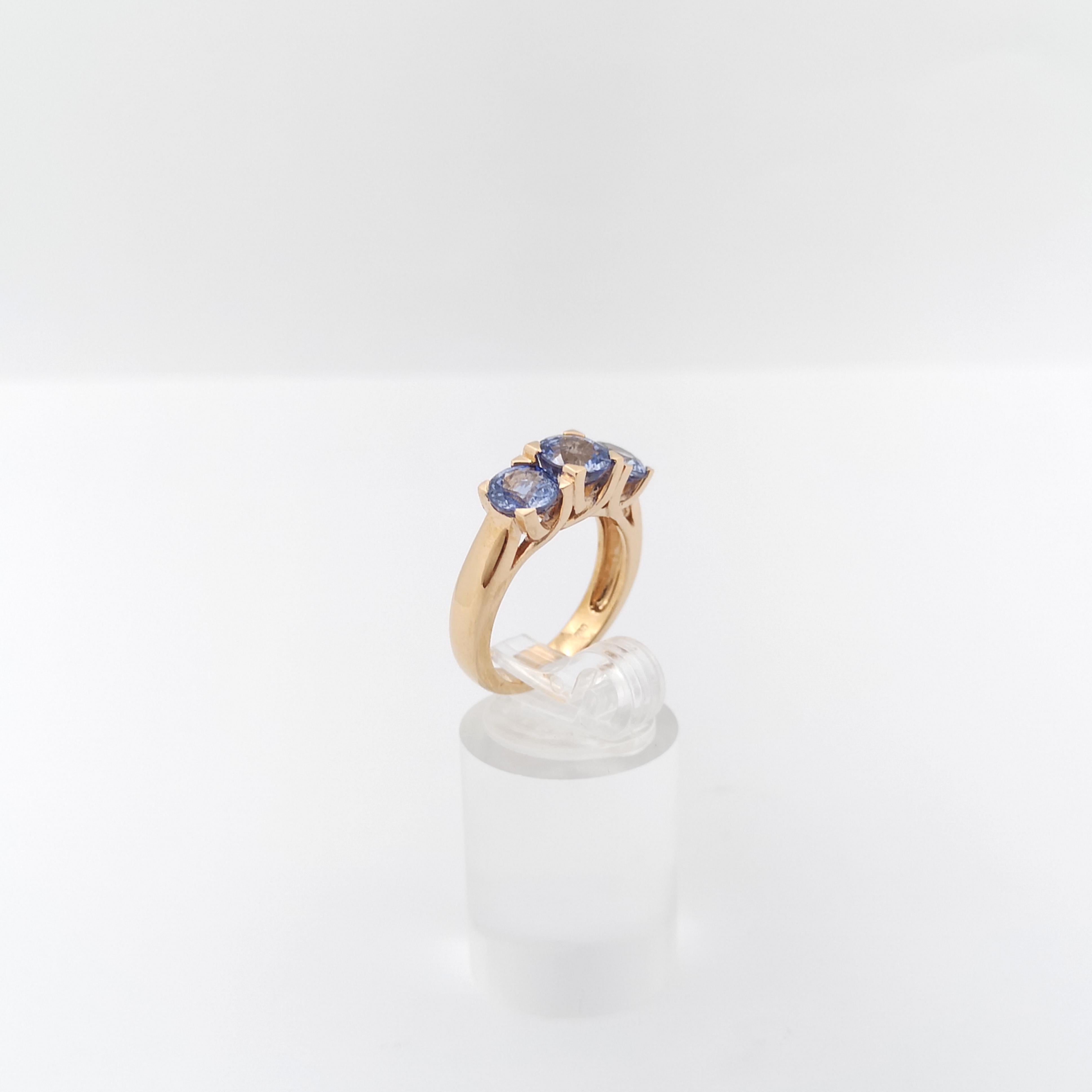 Blue Sapphire Ring set in 18K Rose Gold Settings For Sale 6