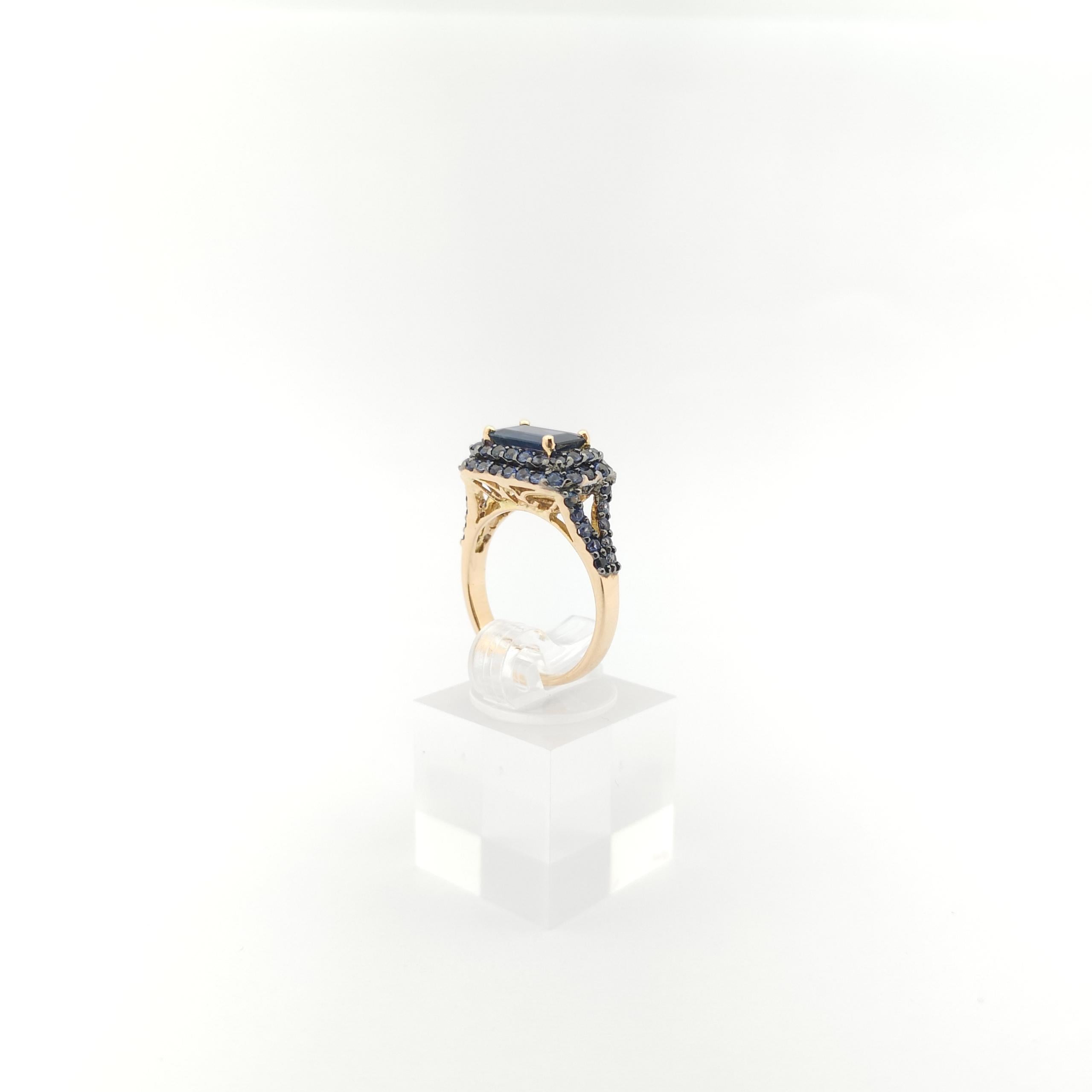 Blue Sapphire Ring set in 18K Rose Gold Settings For Sale 8