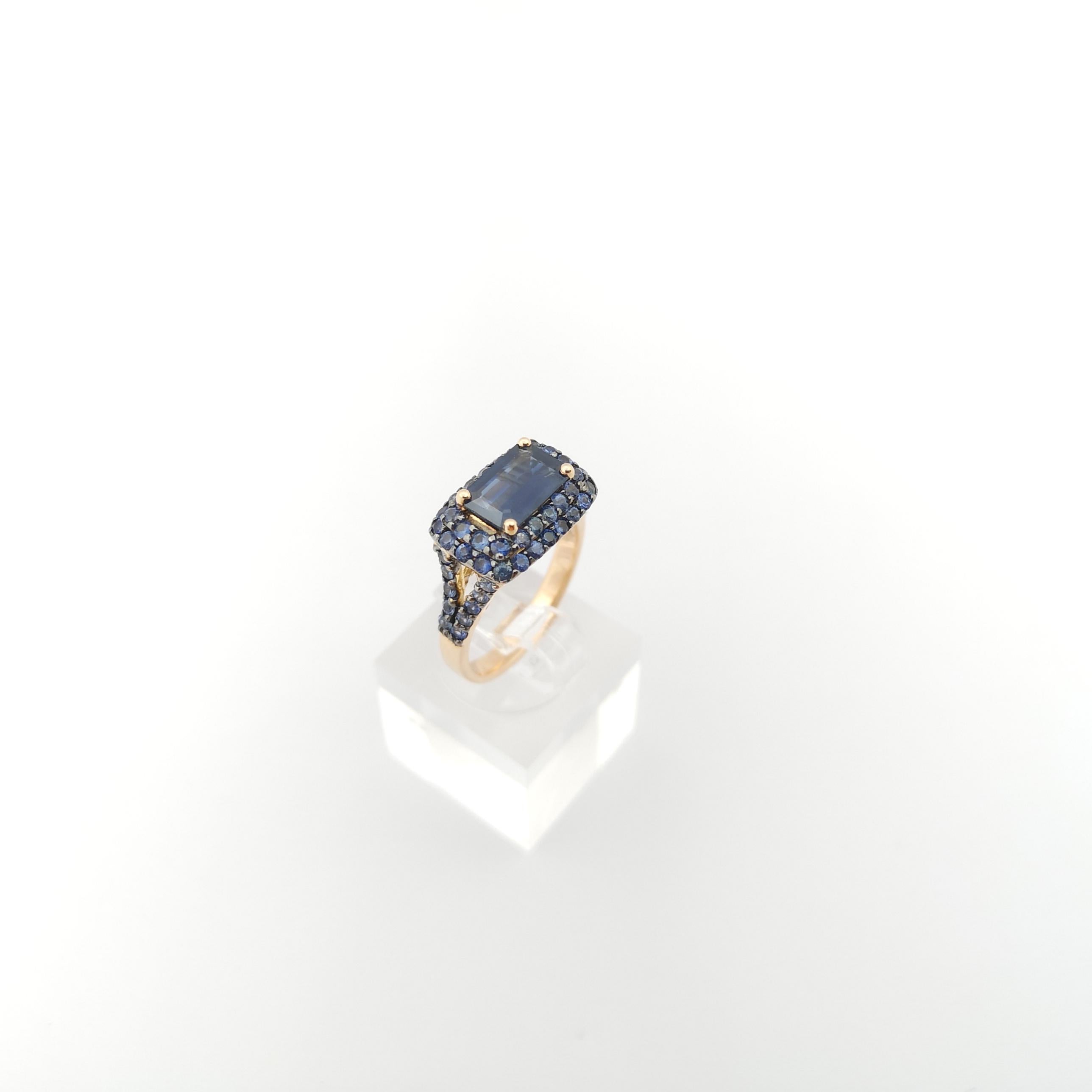 Blue Sapphire Ring set in 18K Rose Gold Settings For Sale 9