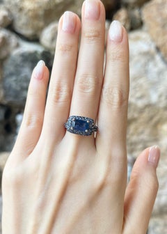 Blue Sapphire Ring set in 18K Rose Gold Settings