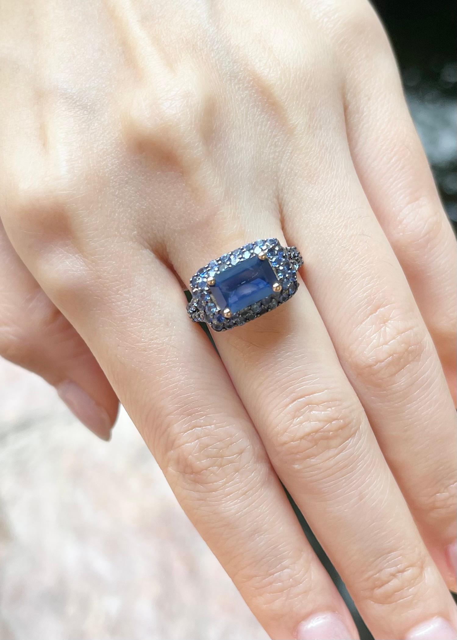 Emerald Cut Blue Sapphire Ring set in 18K Rose Gold Settings For Sale