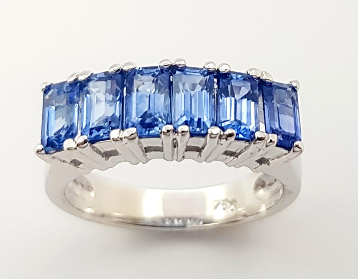 Blue Sapphire Ring set in 18K White Gold Settings For Sale 6