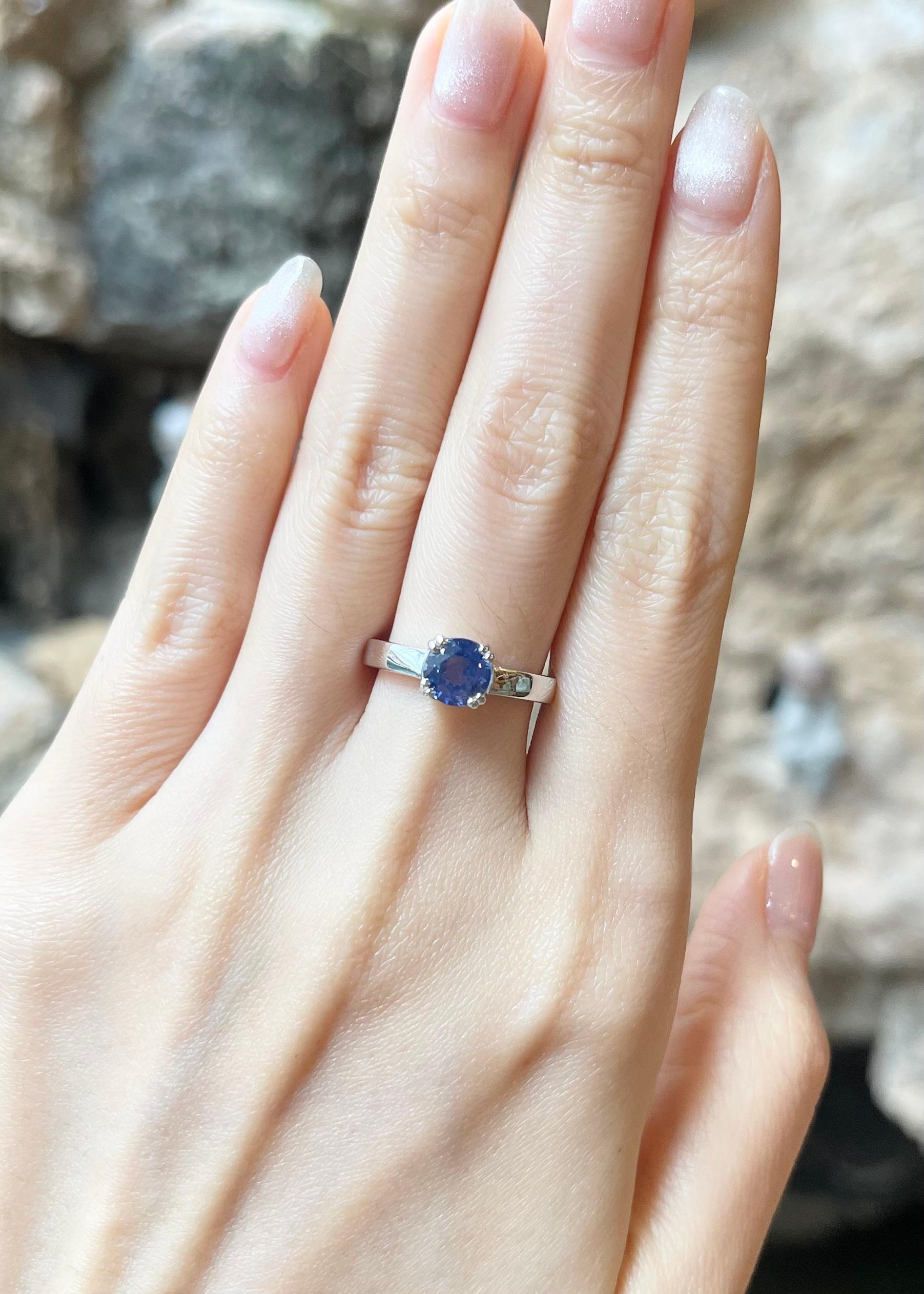 Blue Sapphire 1.41 carat Ring set in 18K White Gold Settings

Width:  0.7 cm 
Length: 0.7 cm
Ring Size: 53
Total Weight: 4.94 grams

