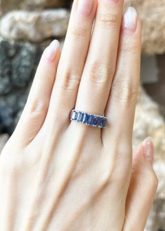 Blue Sapphire Ring set in 18K White Gold Settings